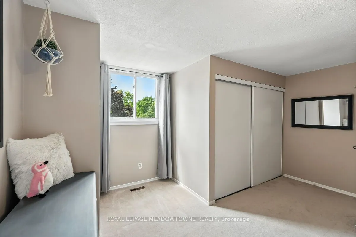 3 Lyton Crescent