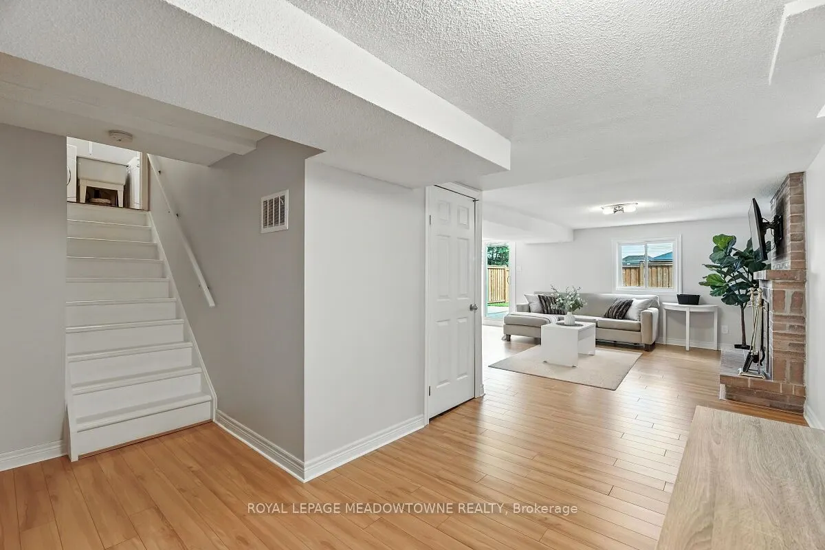 3 Lyton Crescent