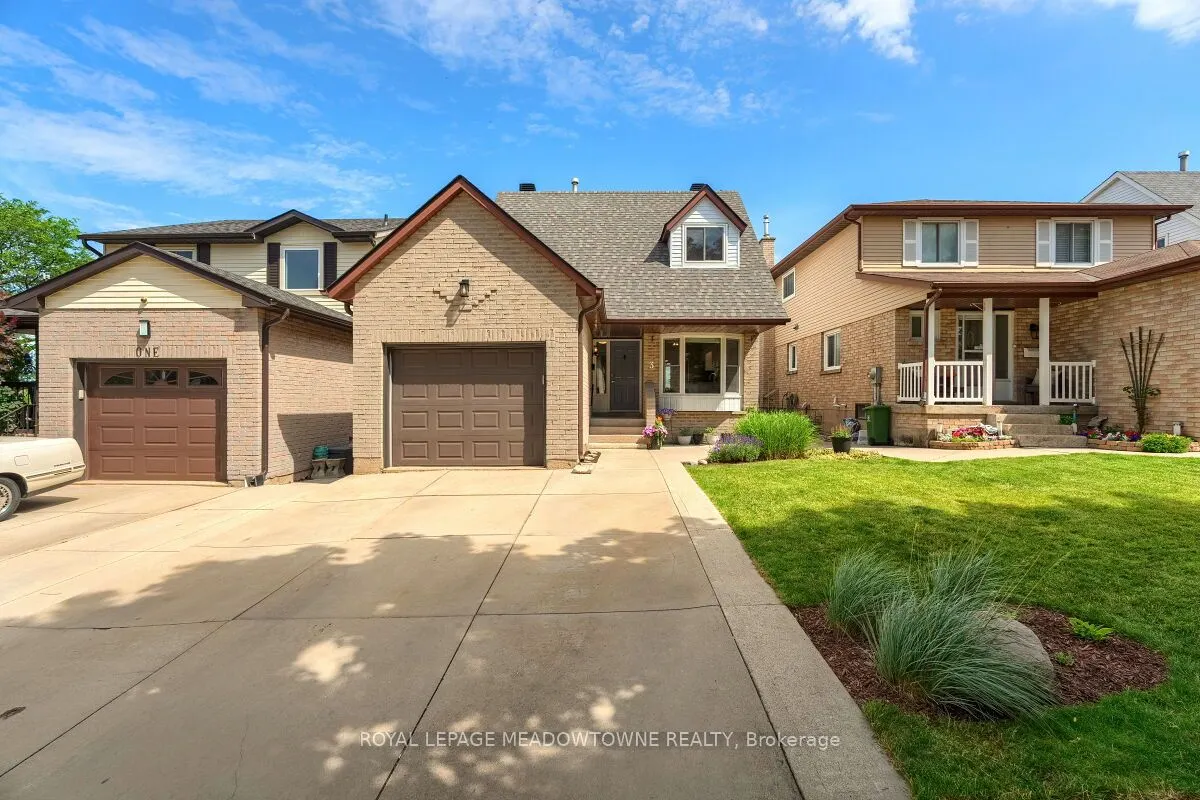 3 Lyton Crescent