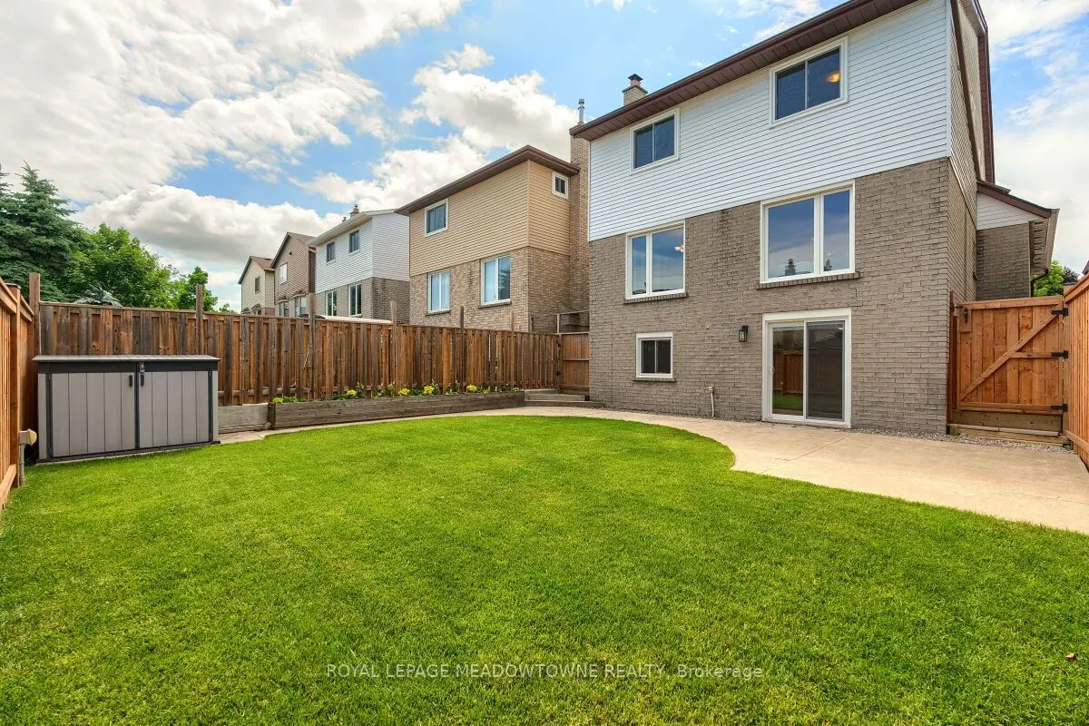 3 Lyton Crescent