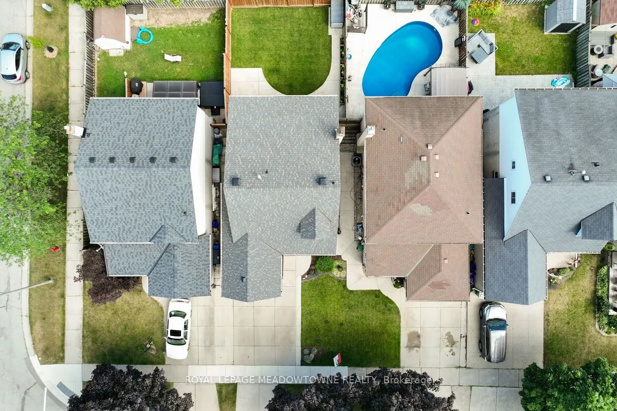 3 Lyton Crescent