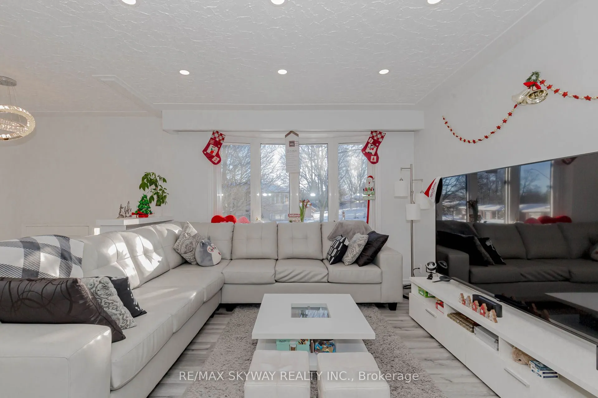 512 Glendene Crescent