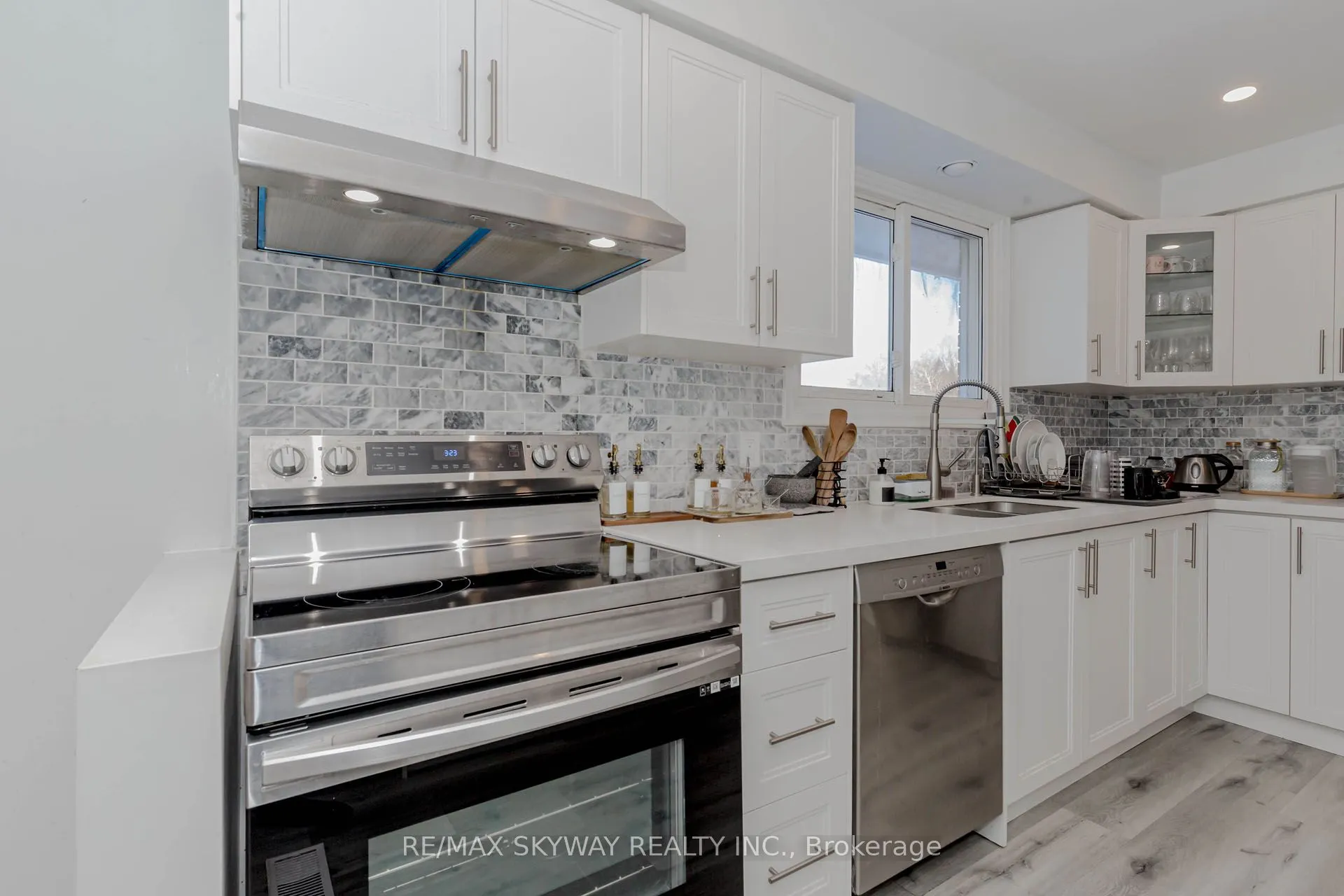 512 Glendene Crescent