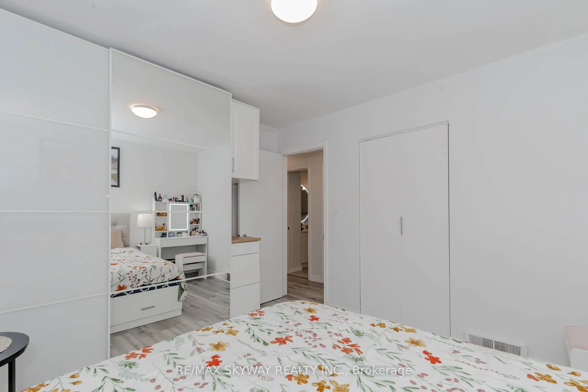 512 Glendene Crescent