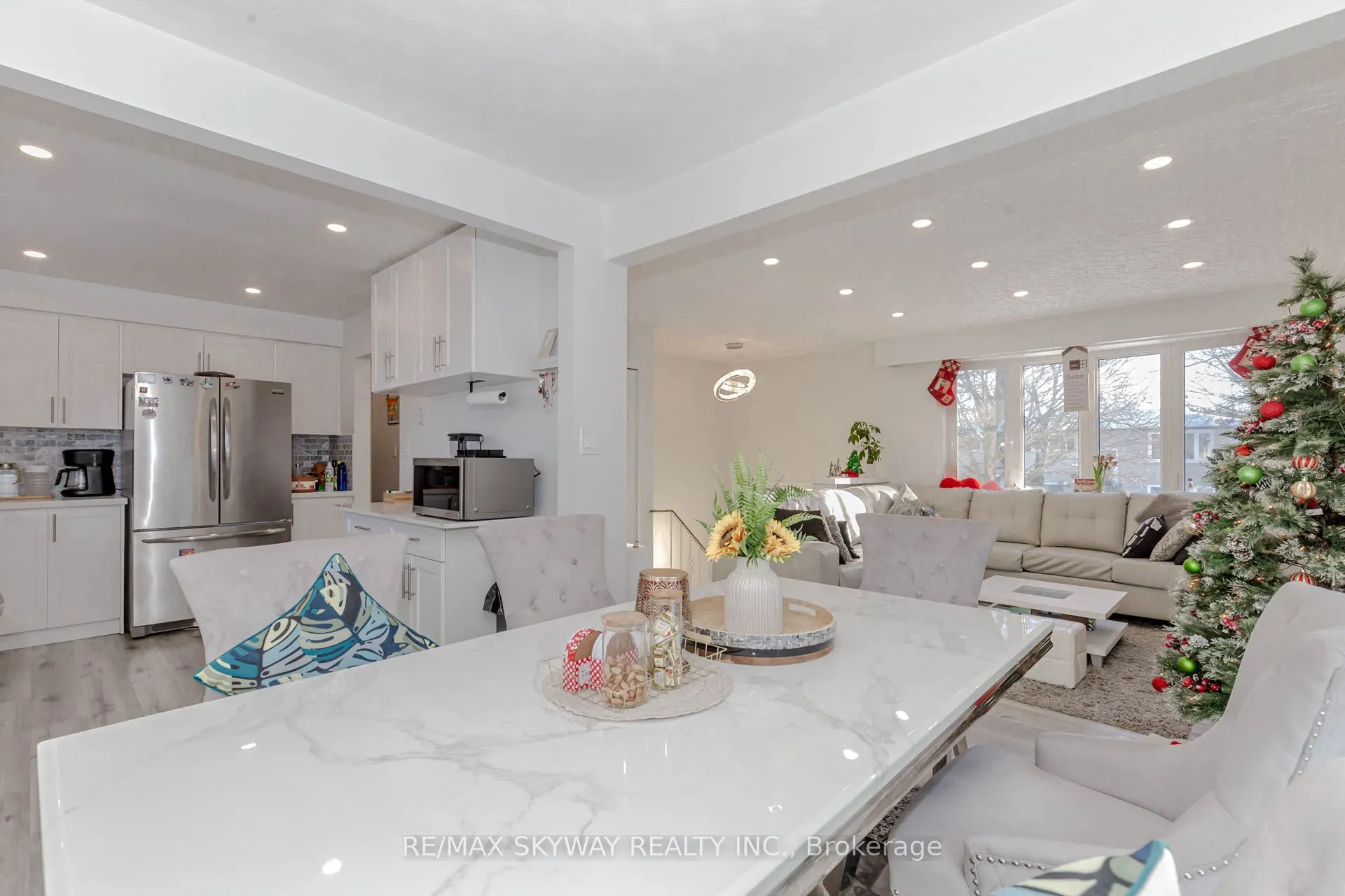 512 Glendene Crescent
