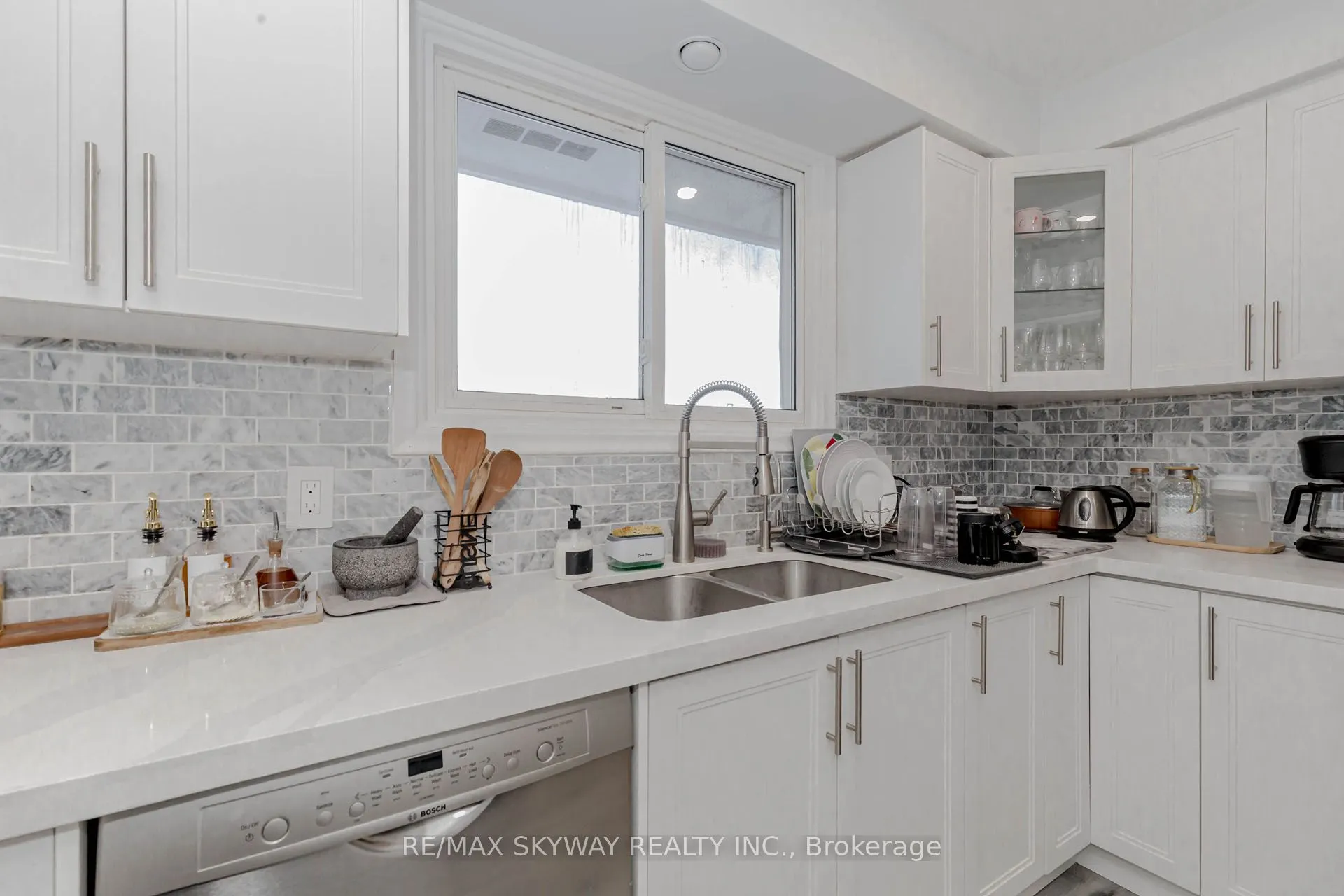 512 Glendene Crescent