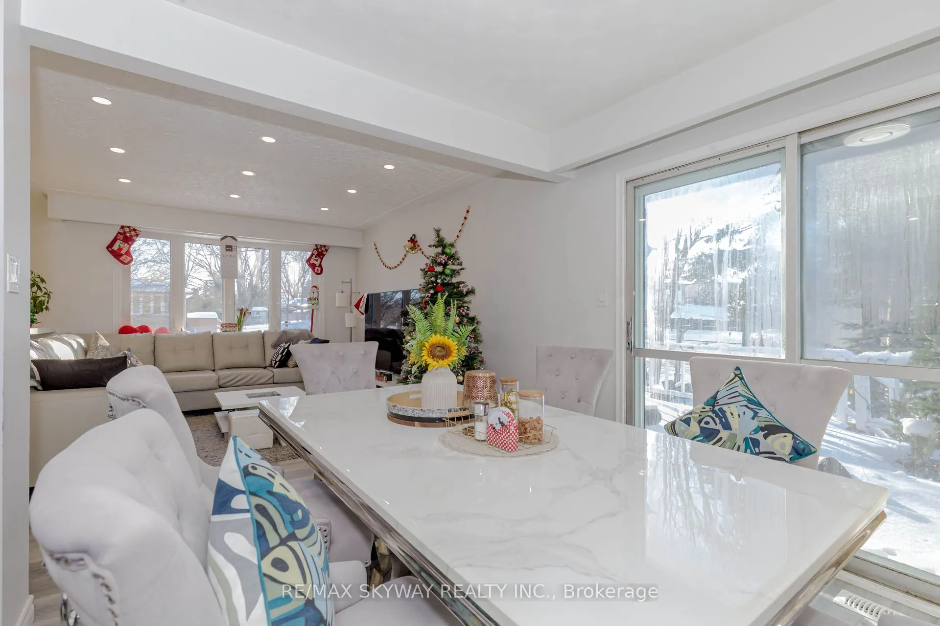 512 Glendene Crescent