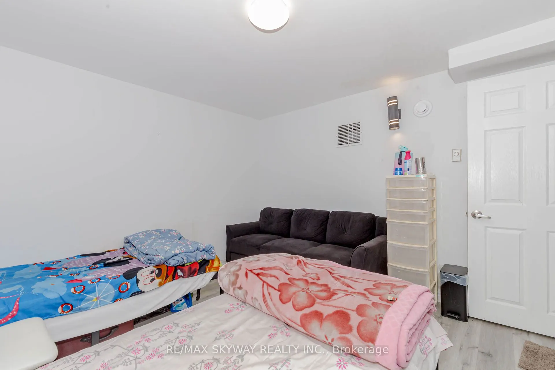 512 Glendene Crescent