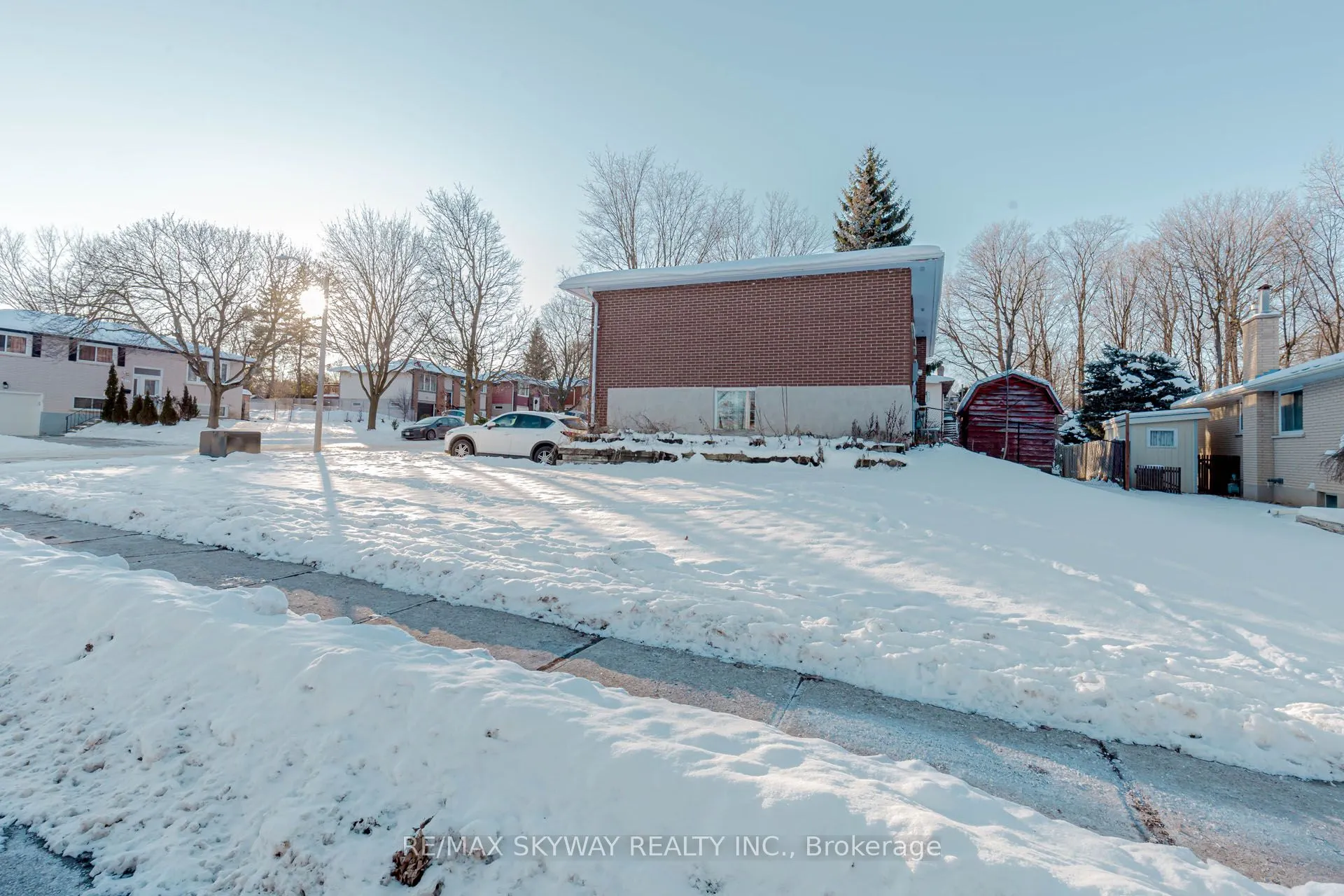 512 Glendene Crescent