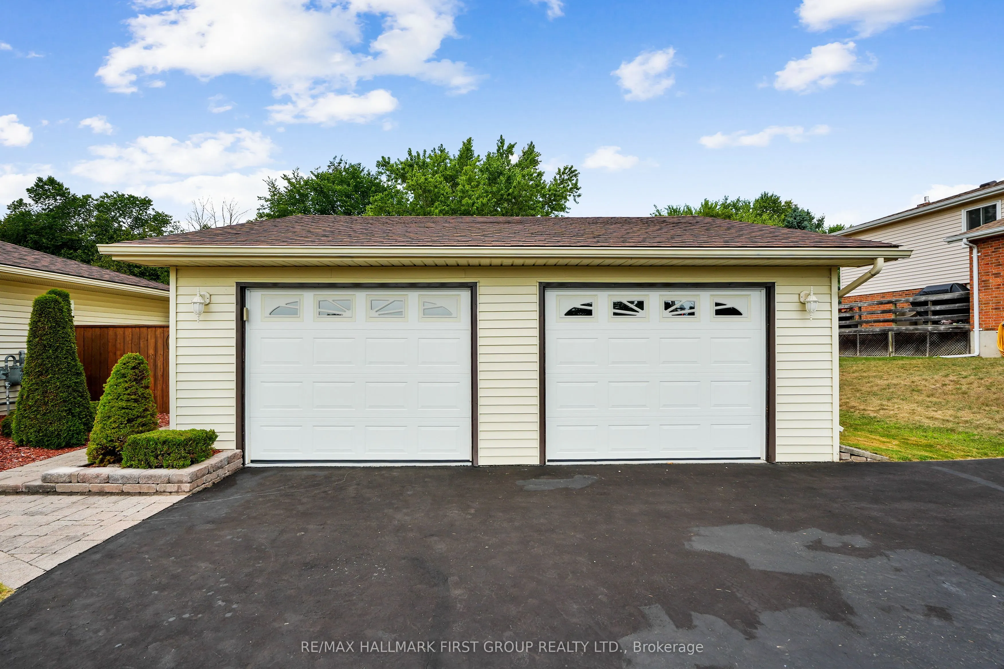 8266 Albert Court