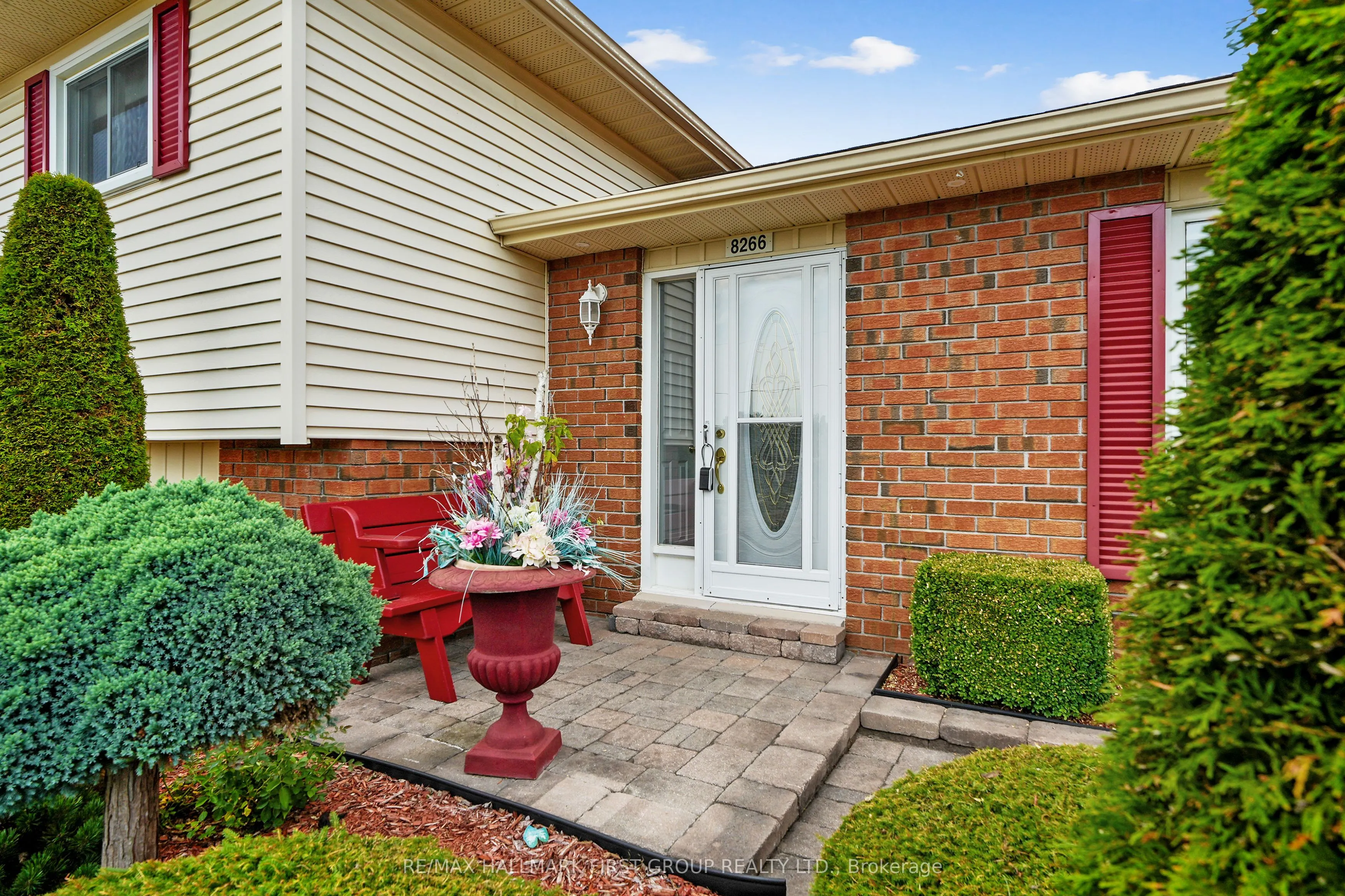 8266 Albert Court