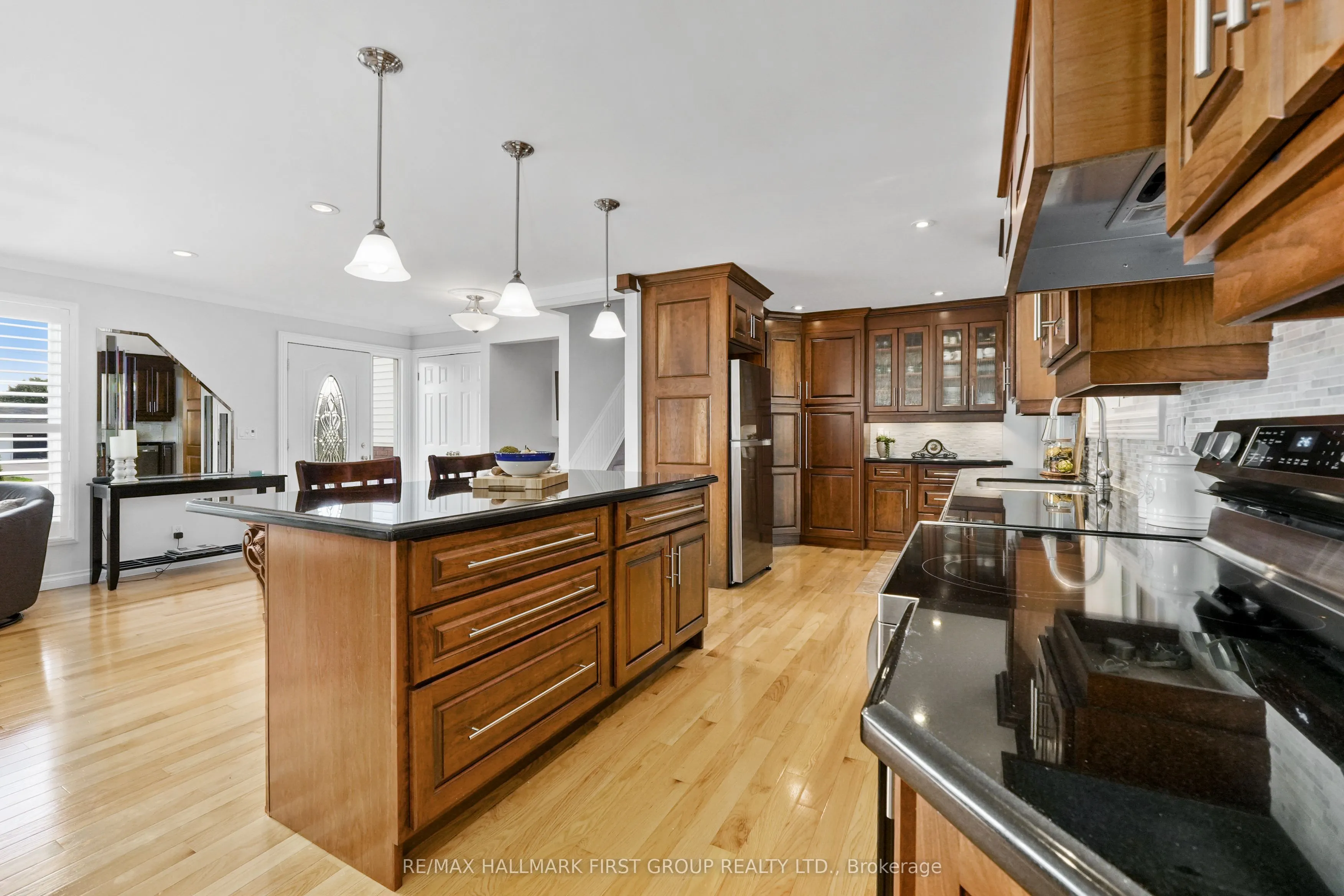 8266 Albert Court