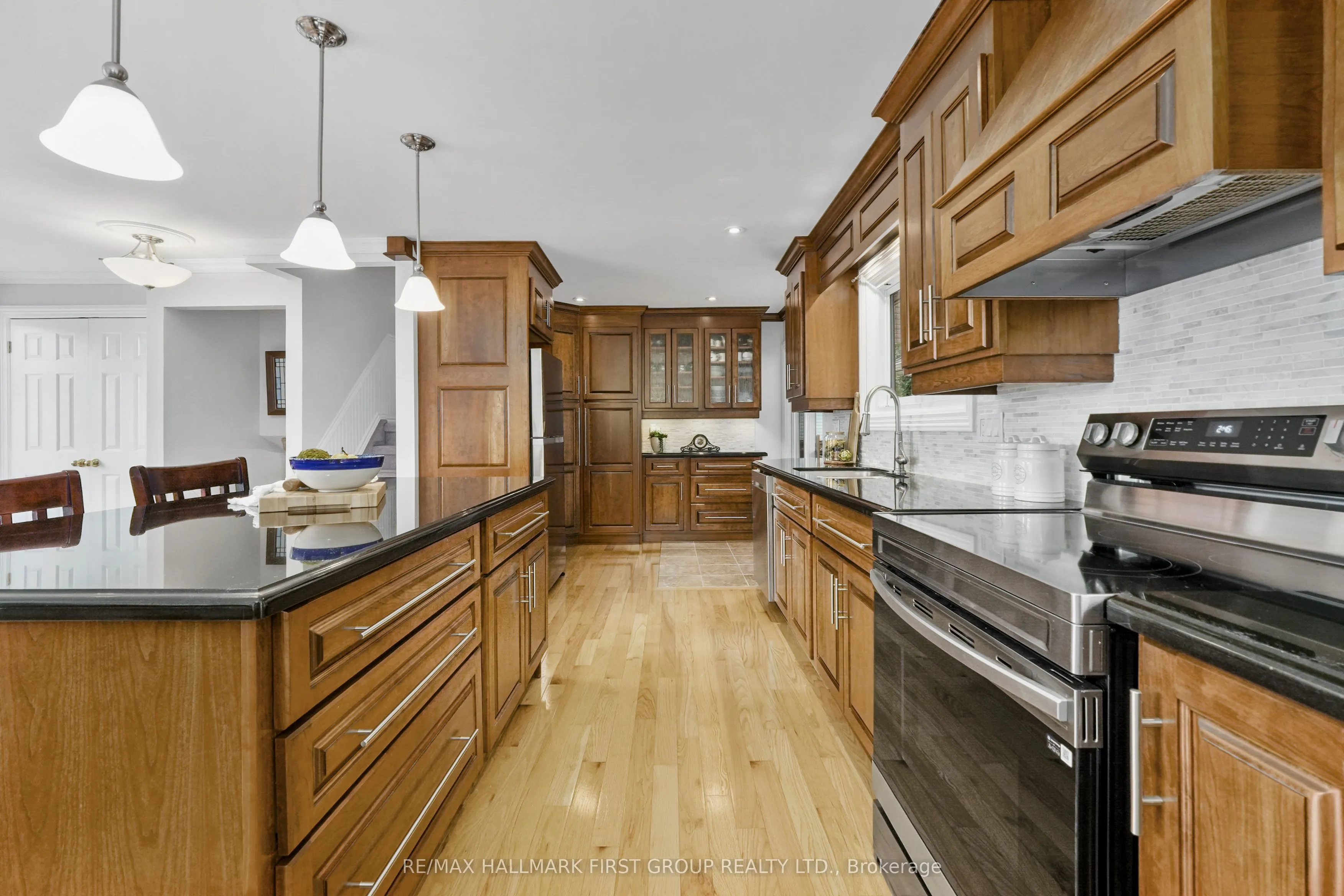 8266 Albert Court