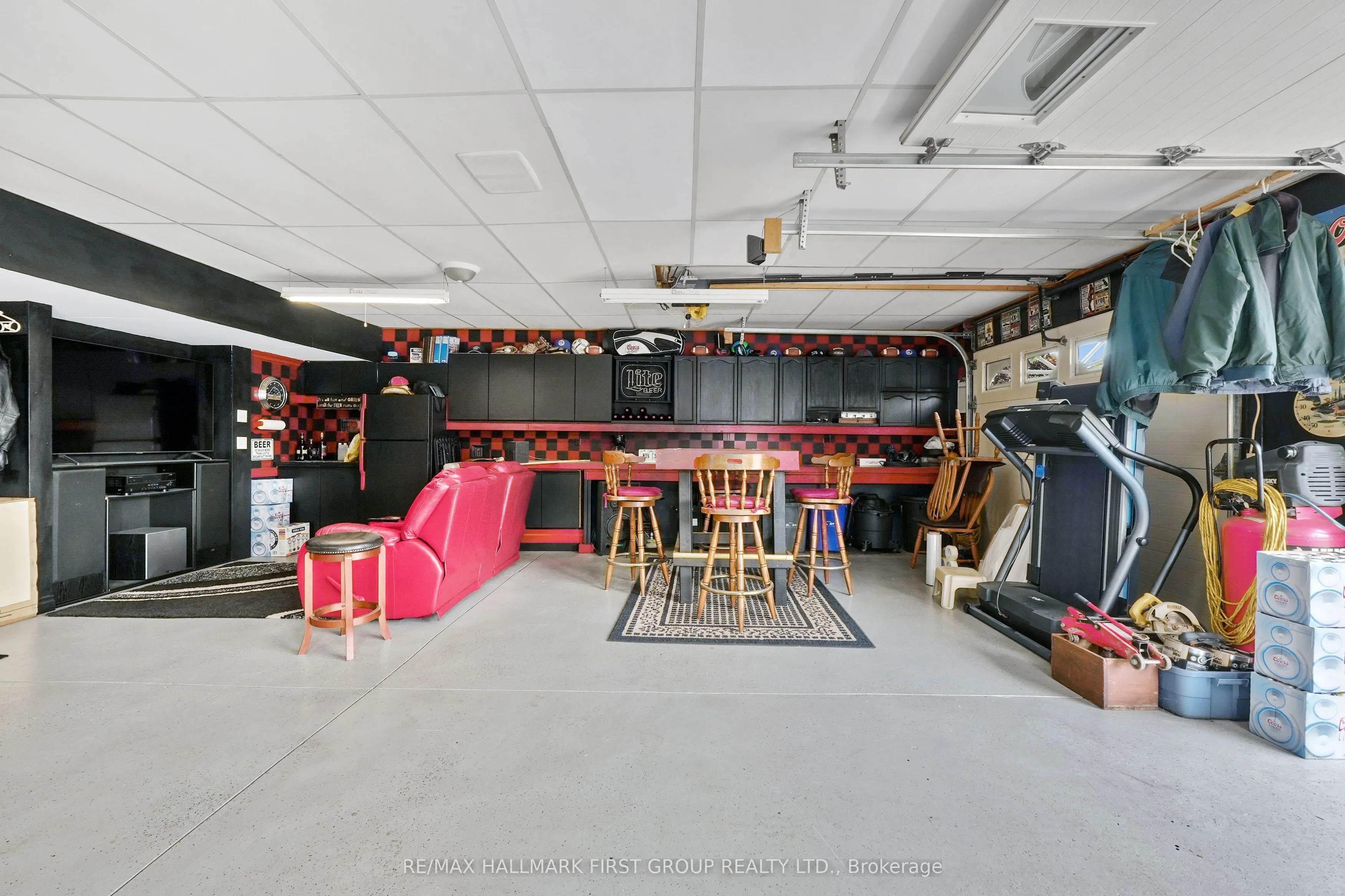 8266 Albert Court