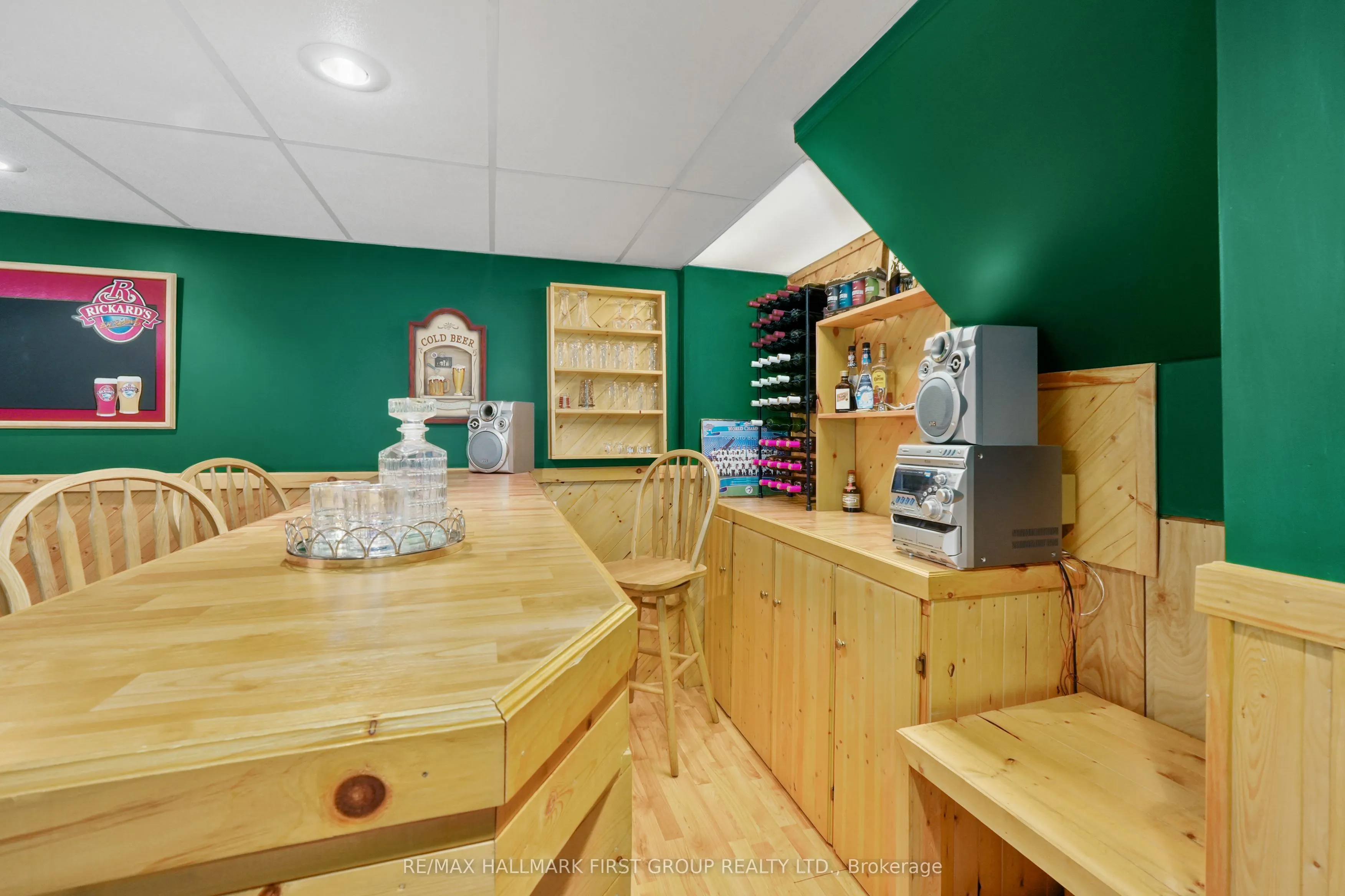 8266 Albert Court