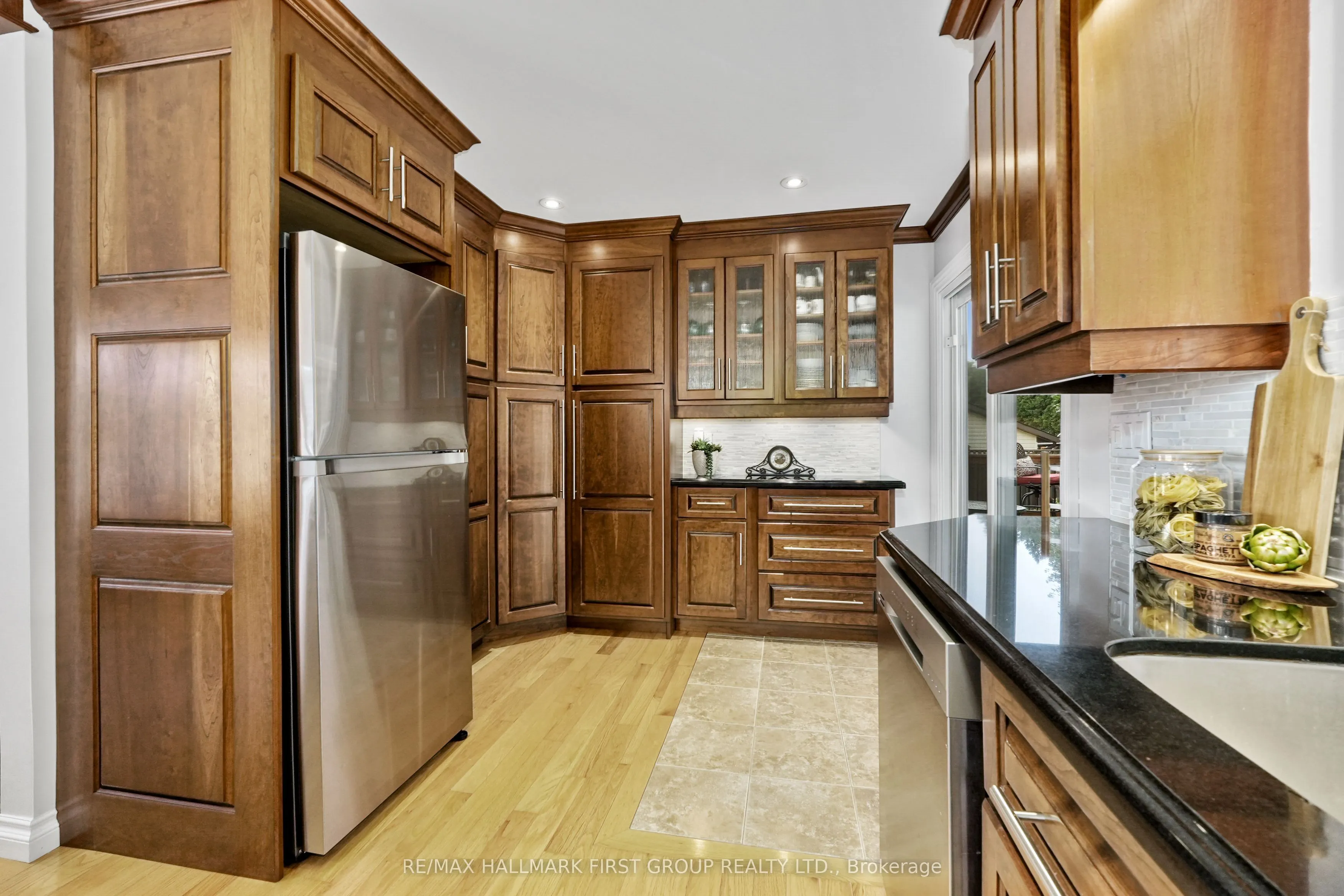 8266 Albert Court