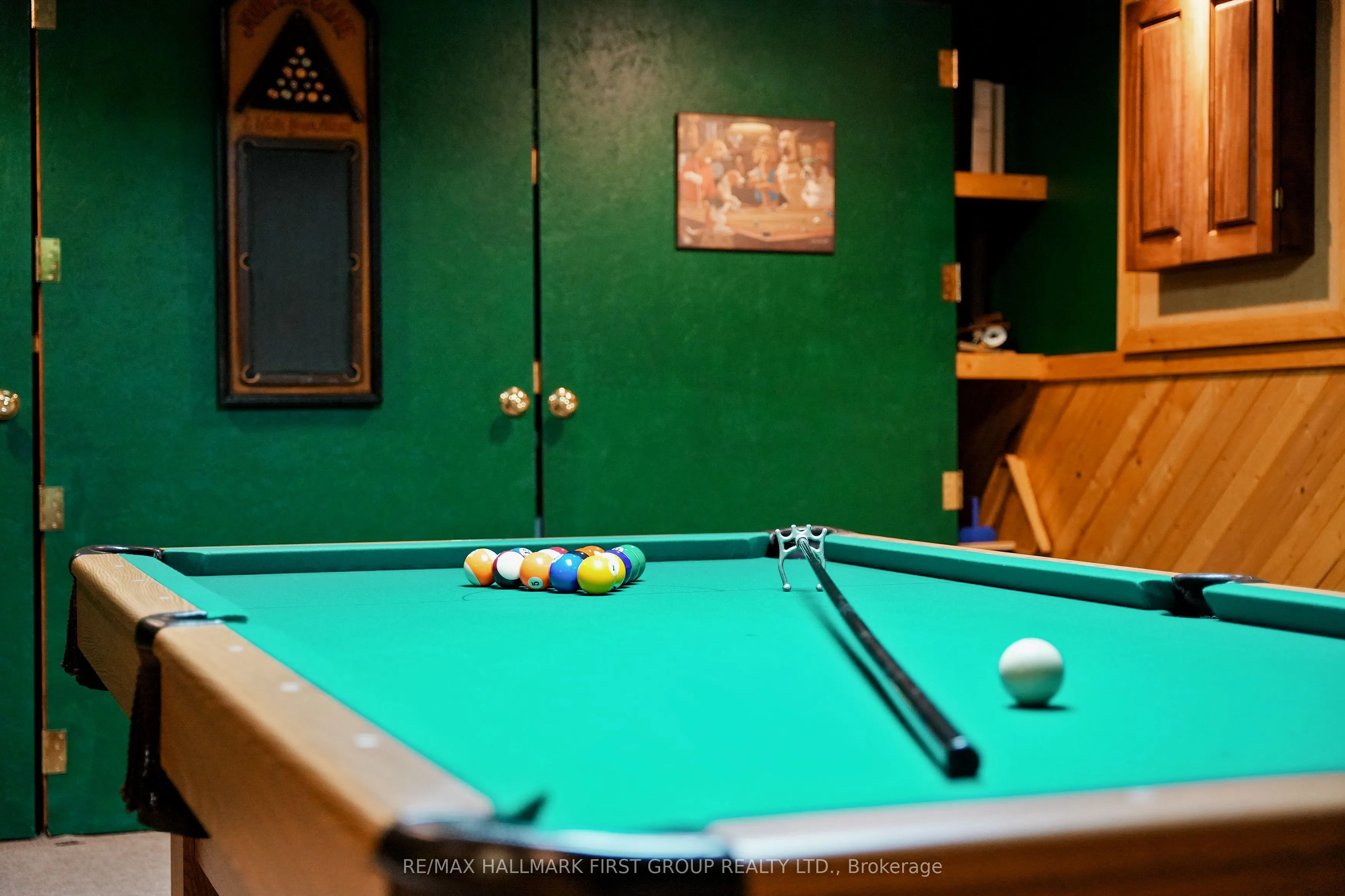 8266 Albert Court