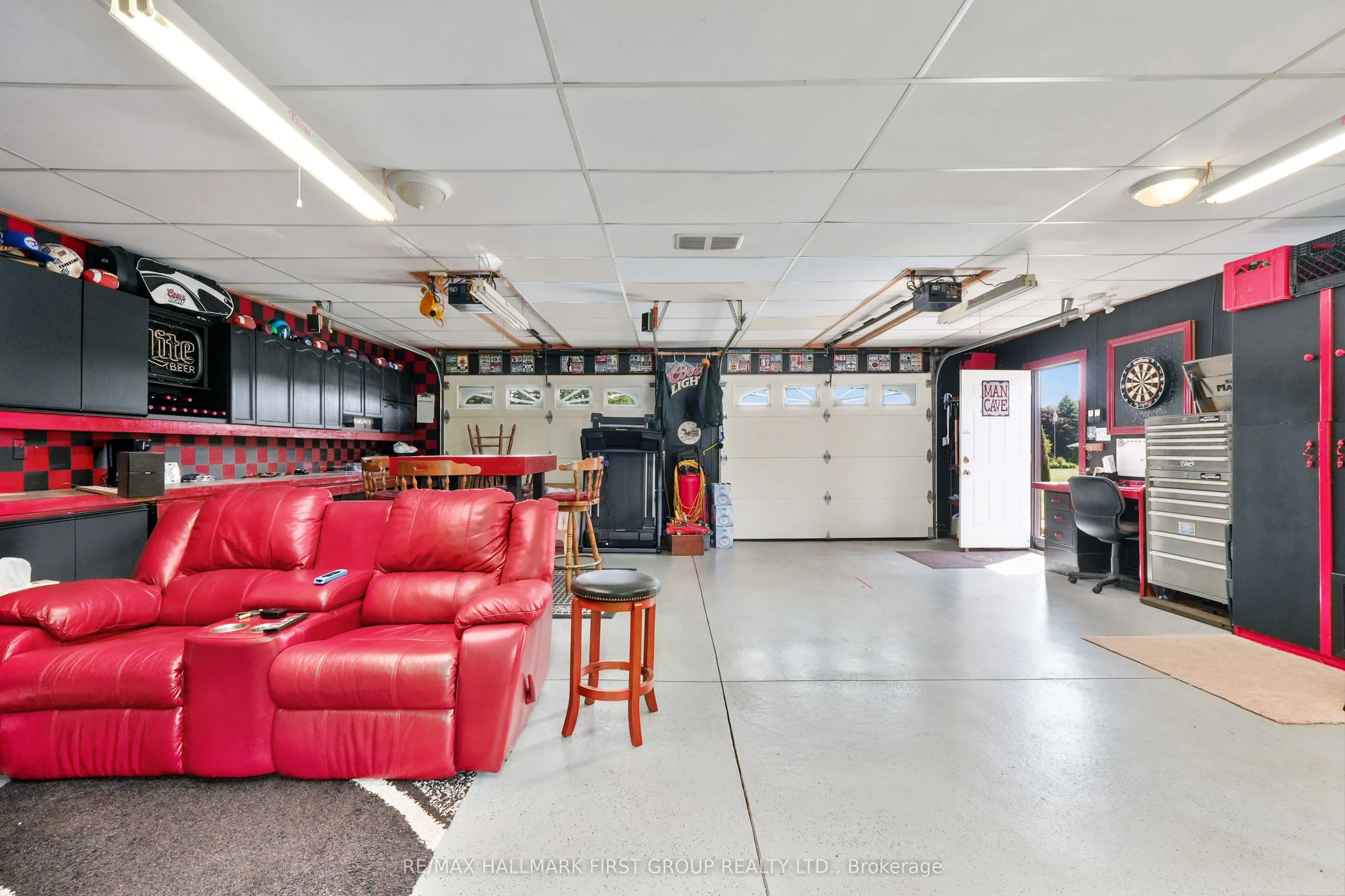 8266 Albert Court