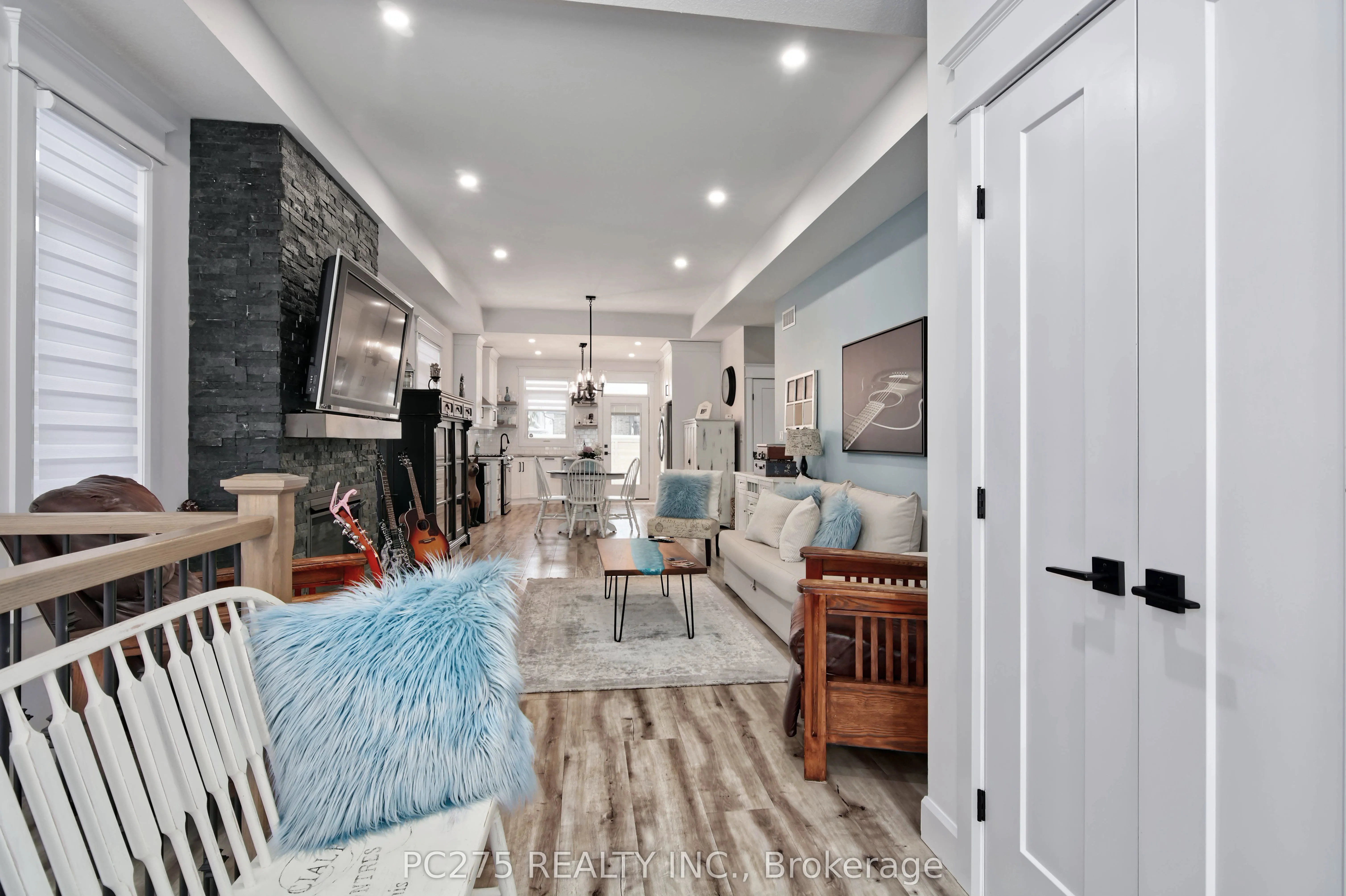 159 Collins Way, #41