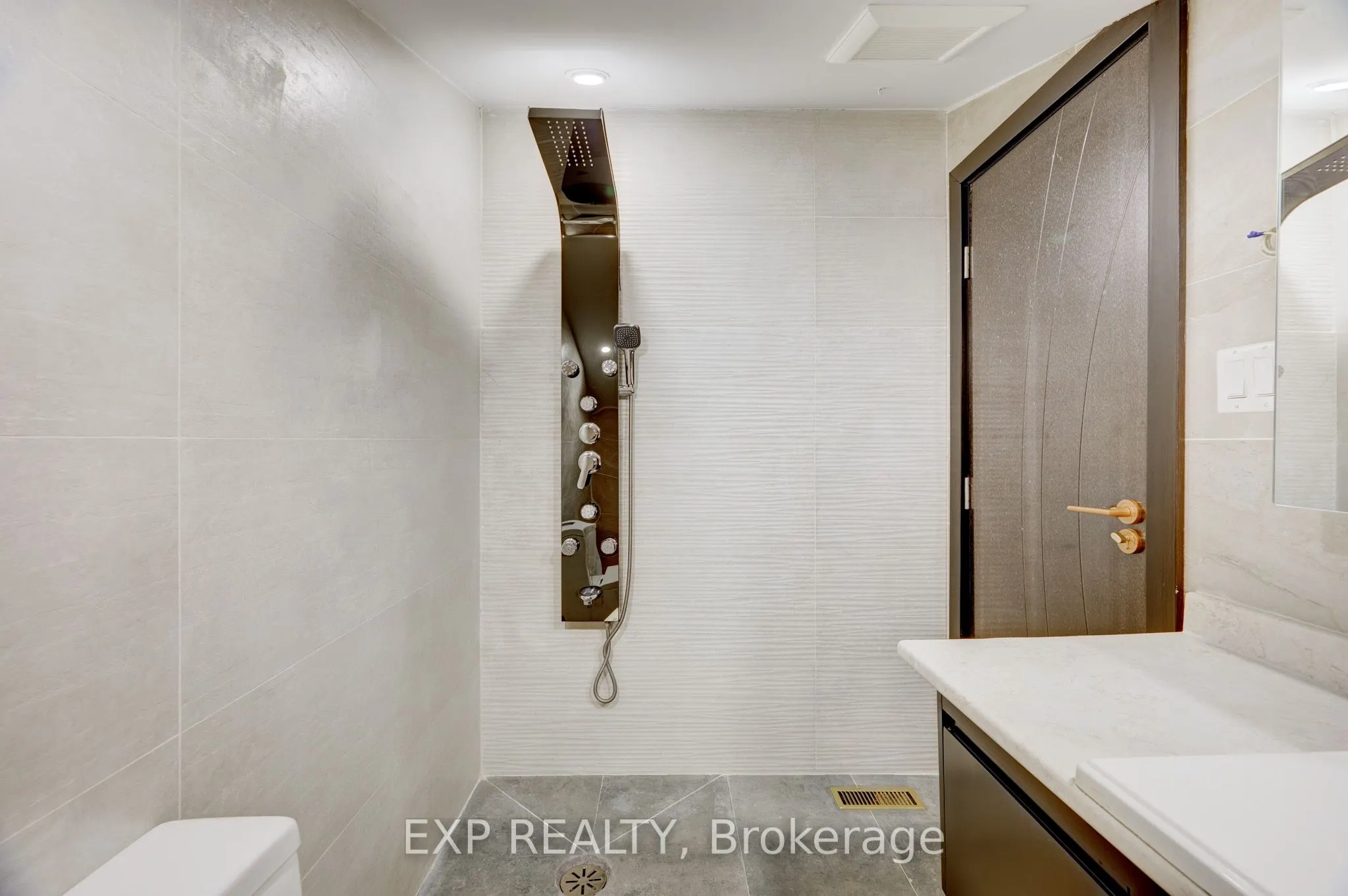 237 MAIN Street W, #B