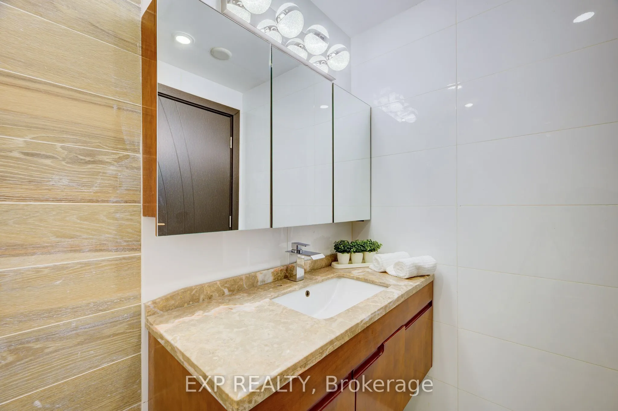 237 MAIN Street W, #B