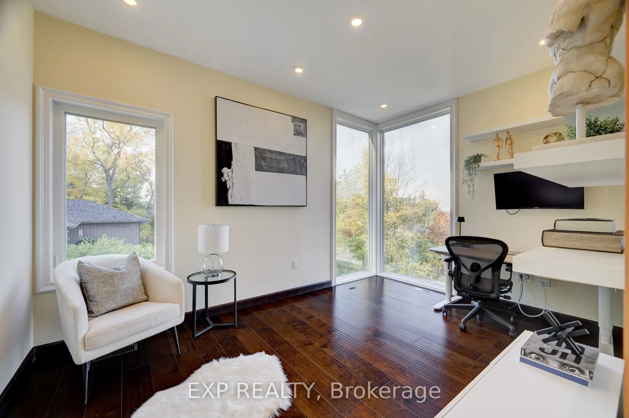 237 MAIN Street W, #B