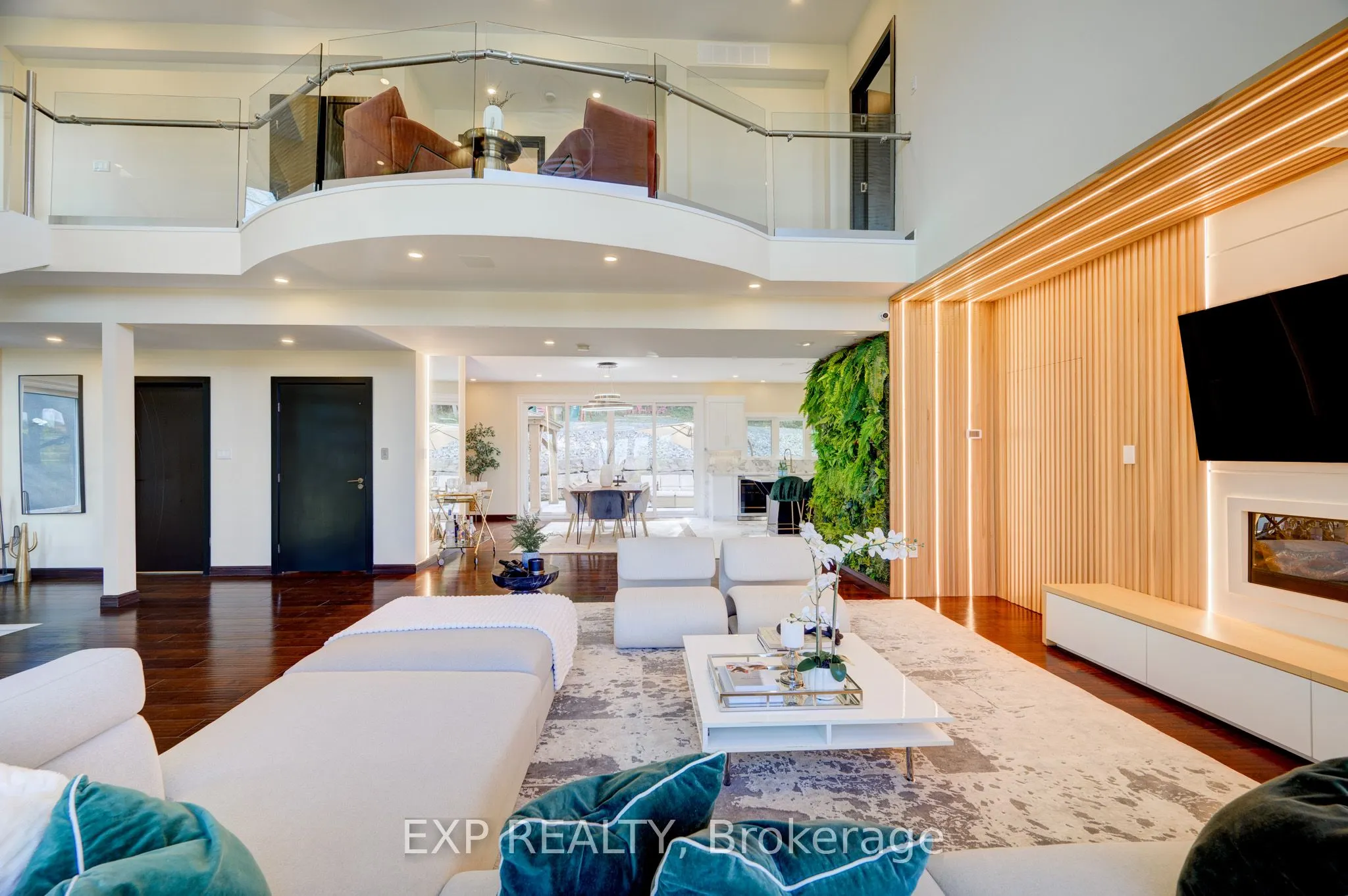 237 MAIN Street W, #B