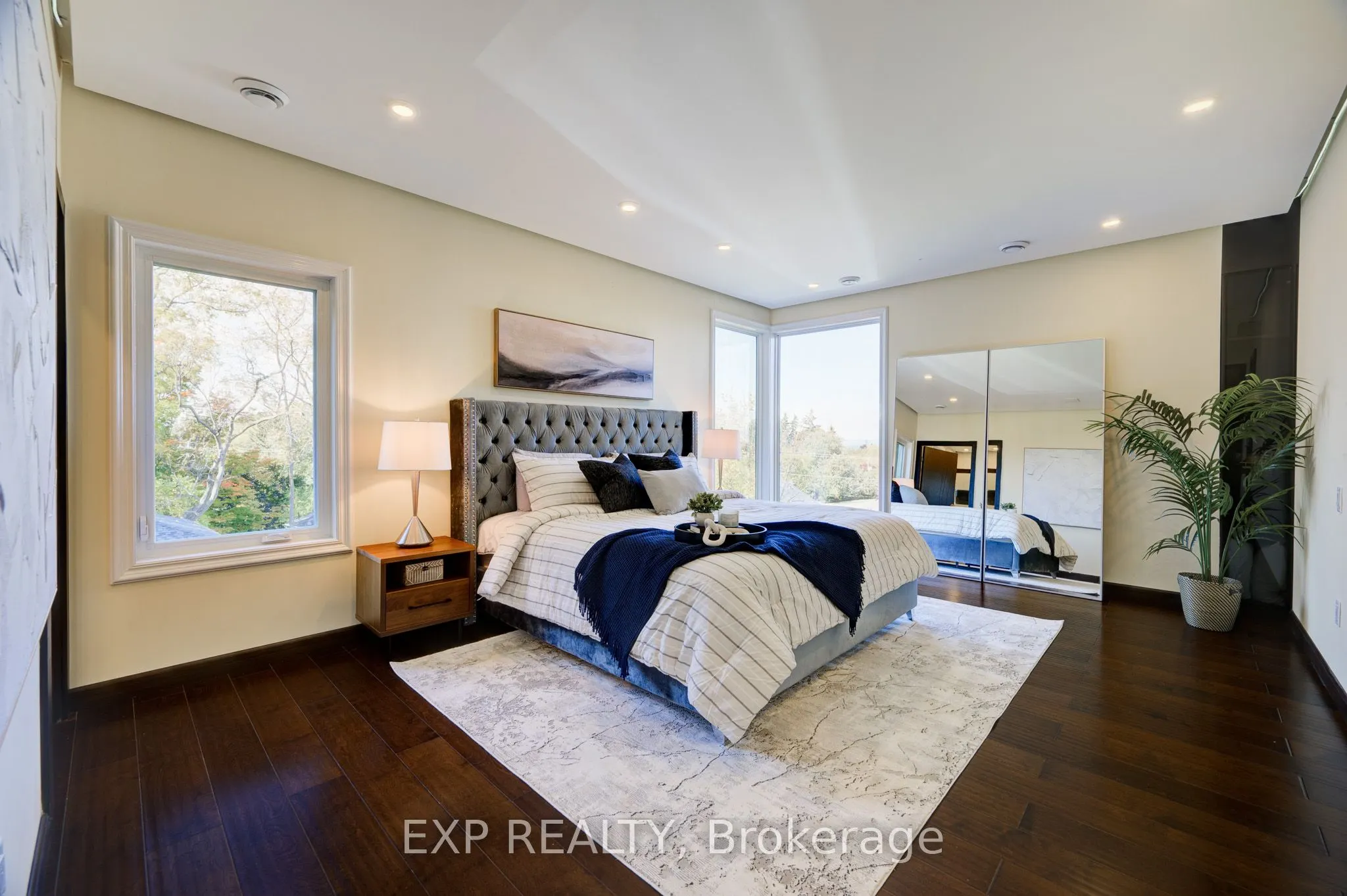 237 MAIN Street W, #B