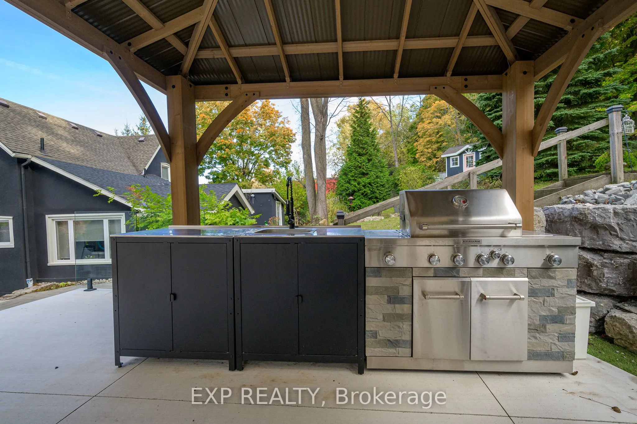 237 MAIN Street W, #B