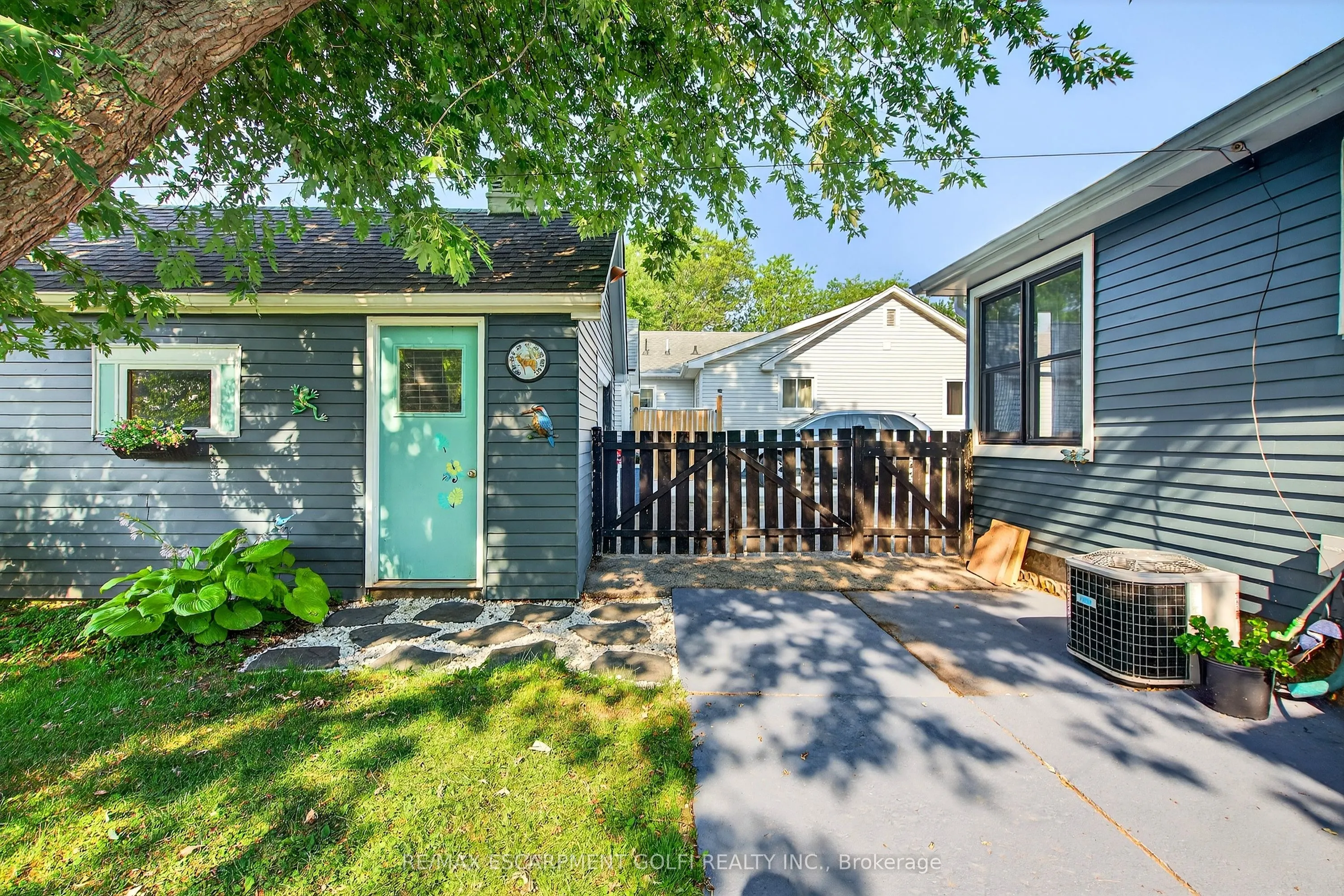1353 Orchard Avenue