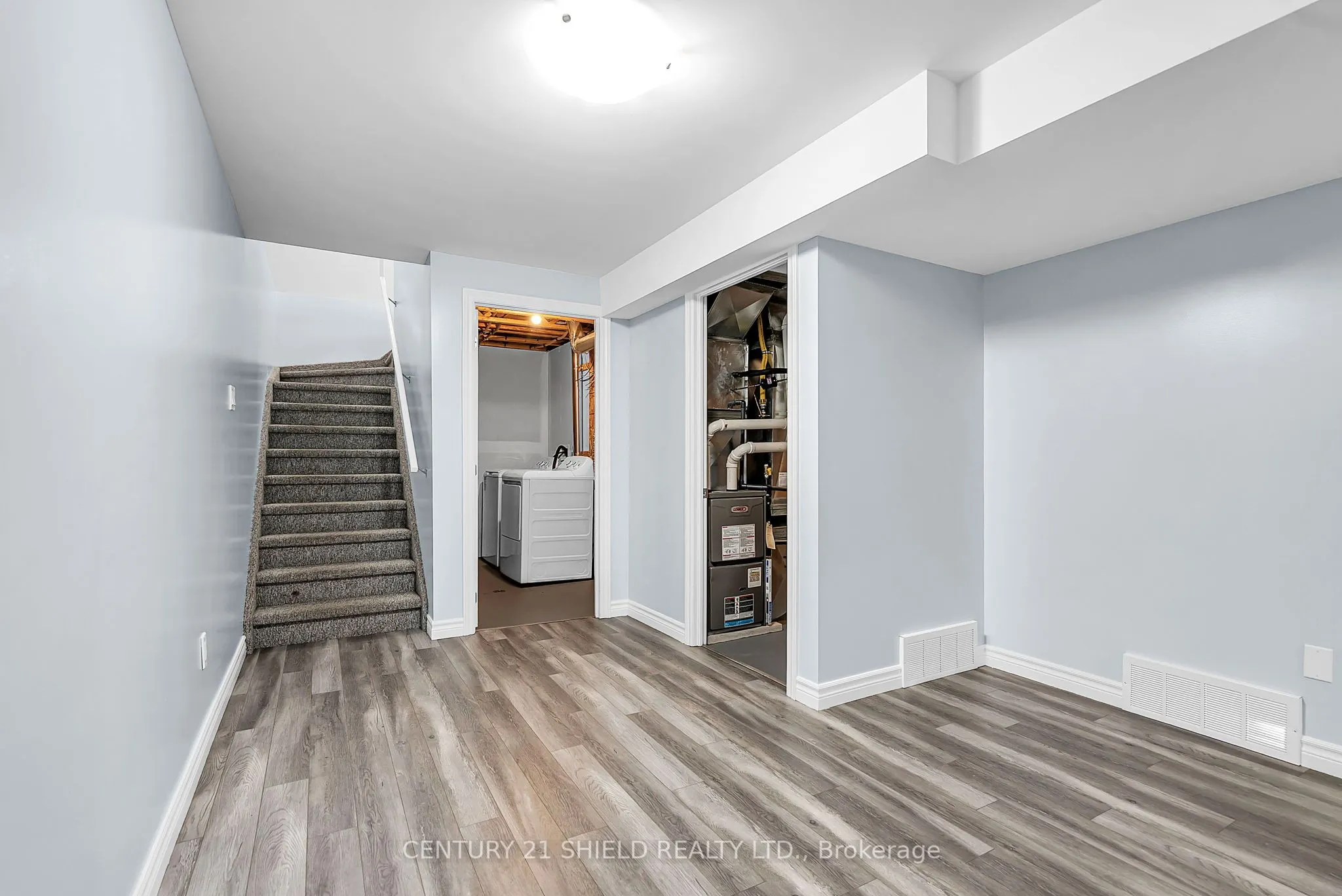 225 Third Street W