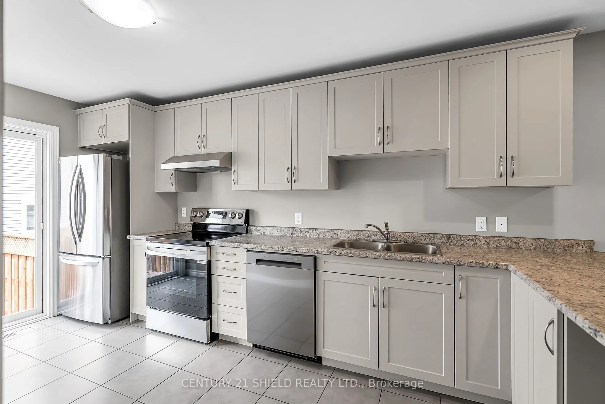225 Third Street W