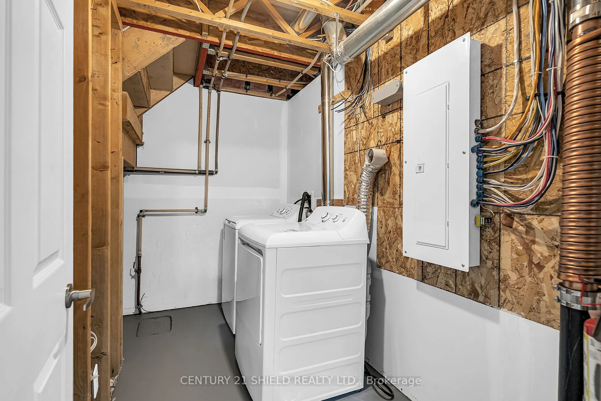 225 Third Street W