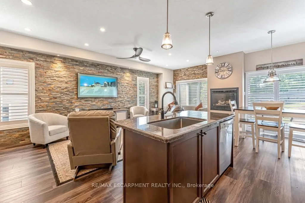 21 Forest Valley Crescent, #44
