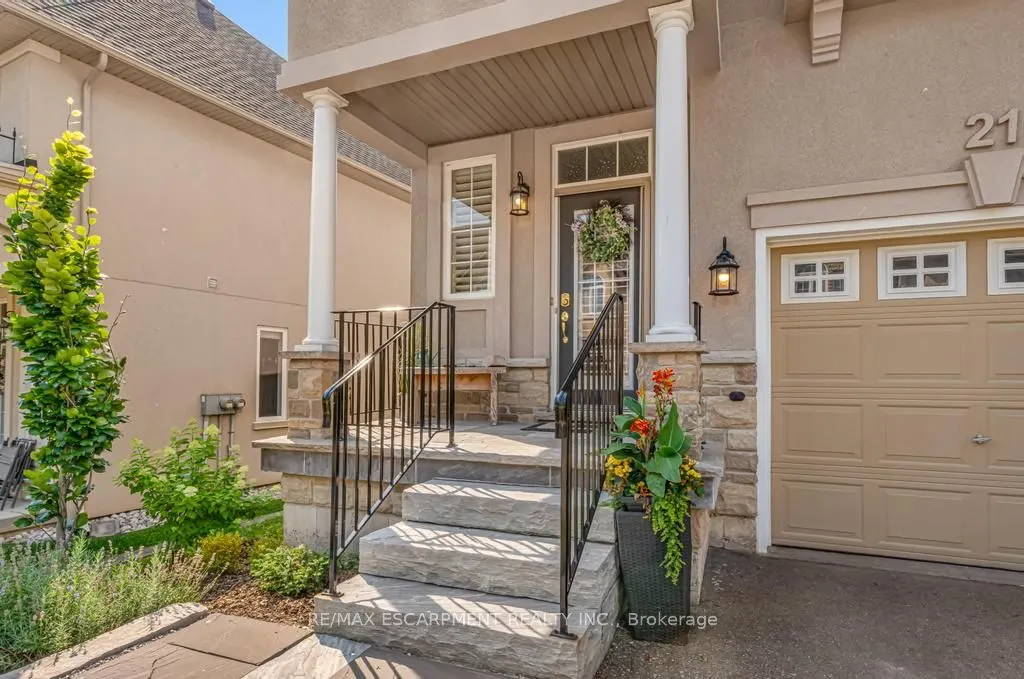 21 Forest Valley Crescent, #44