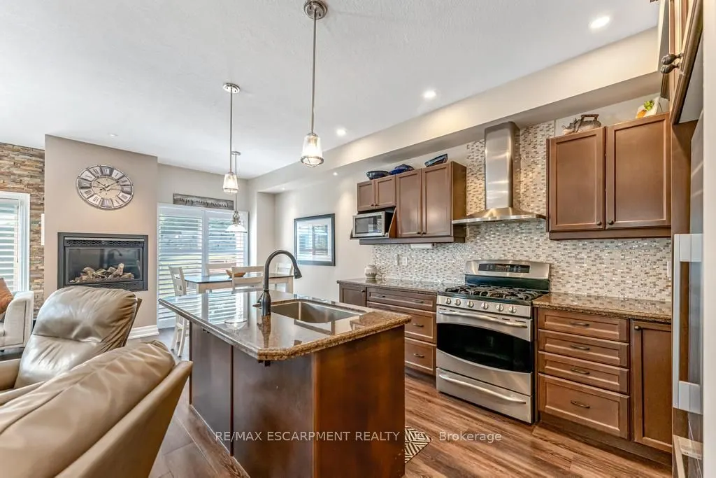 21 Forest Valley Crescent, #44
