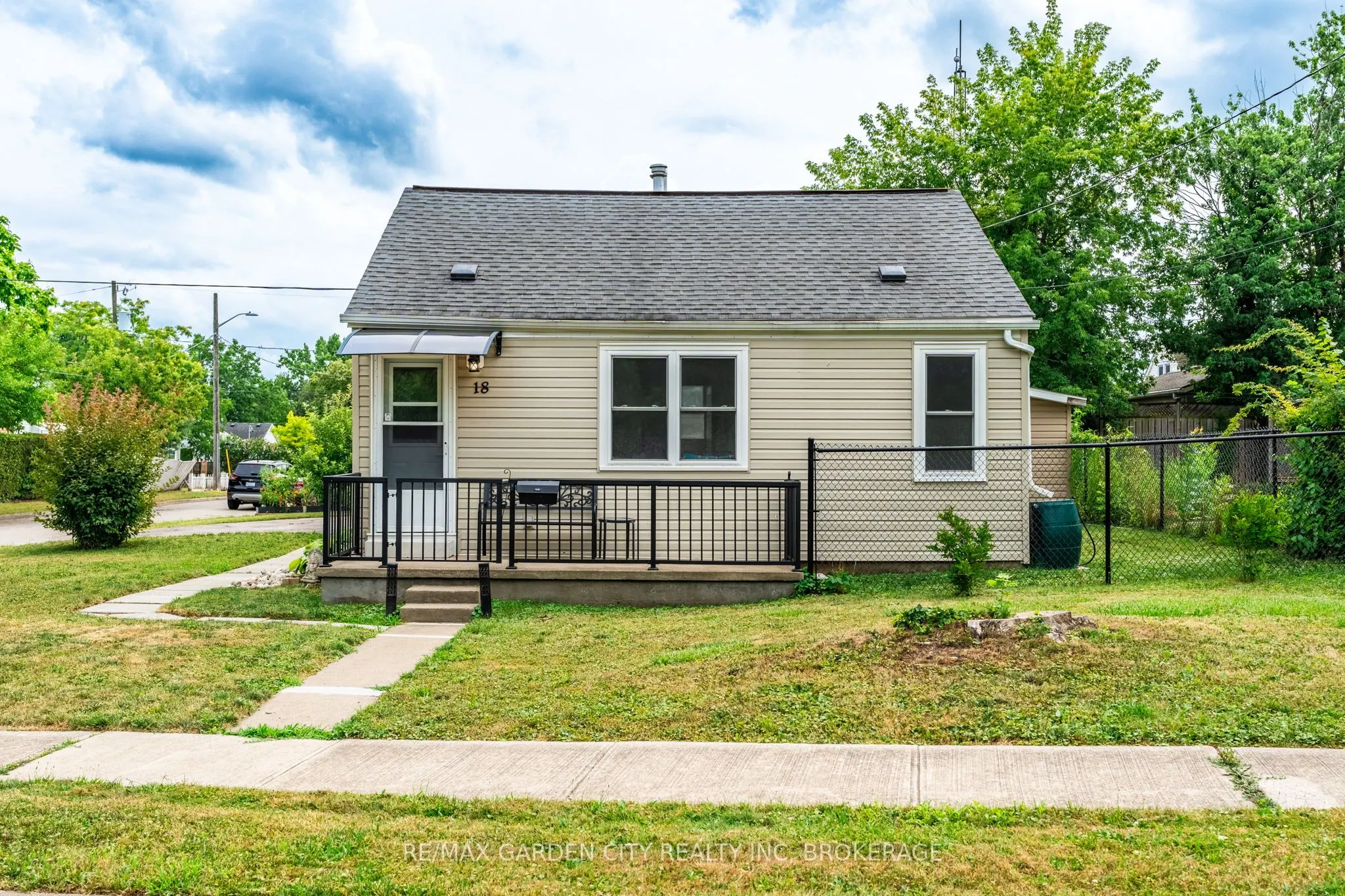 18 Glen Avenue