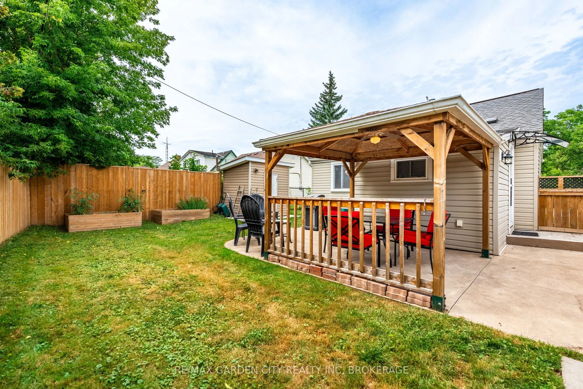 18 Glen Avenue