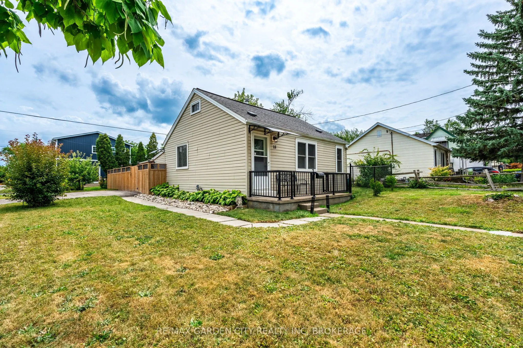 18 Glen Avenue