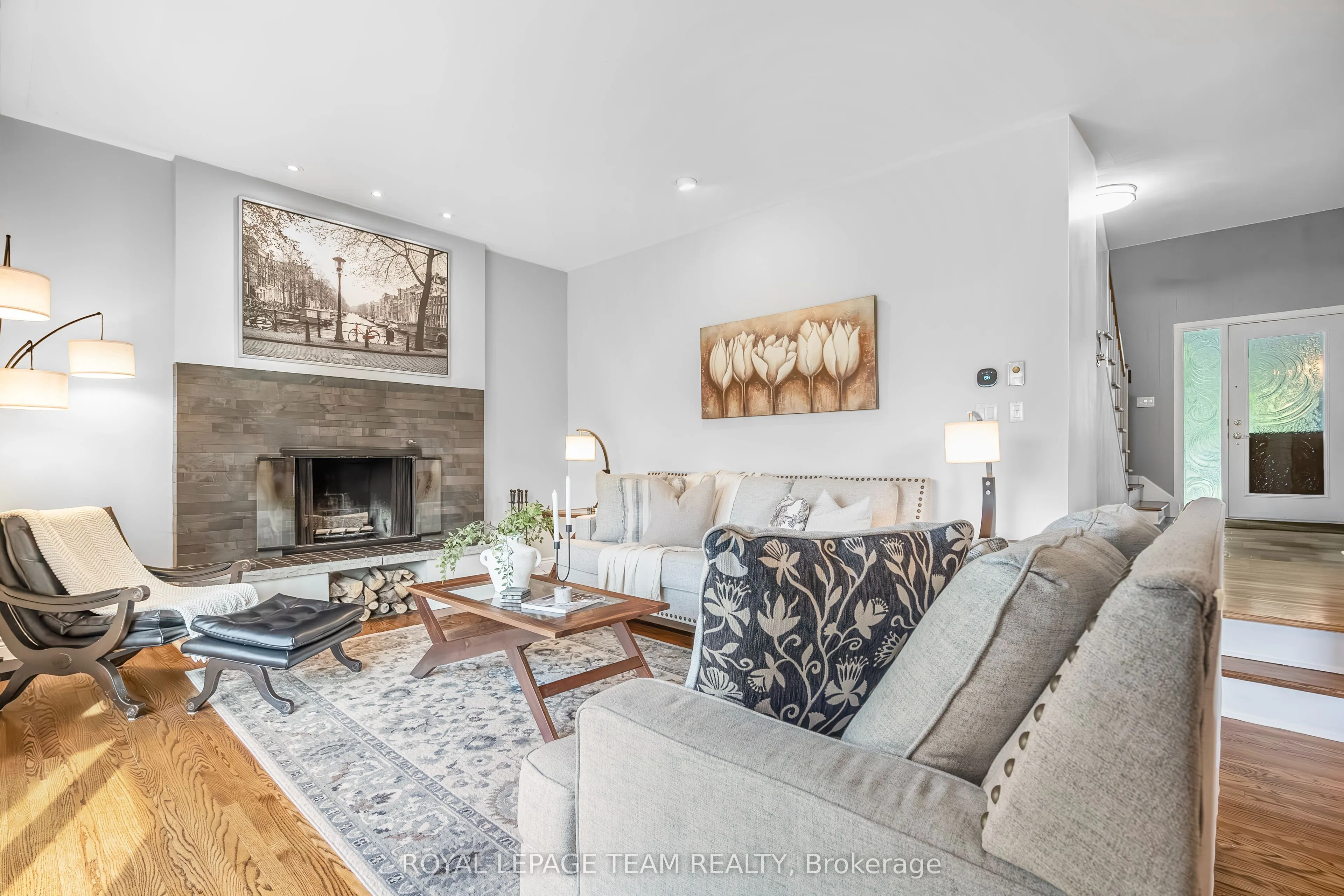 37 PROMENADE Avenue