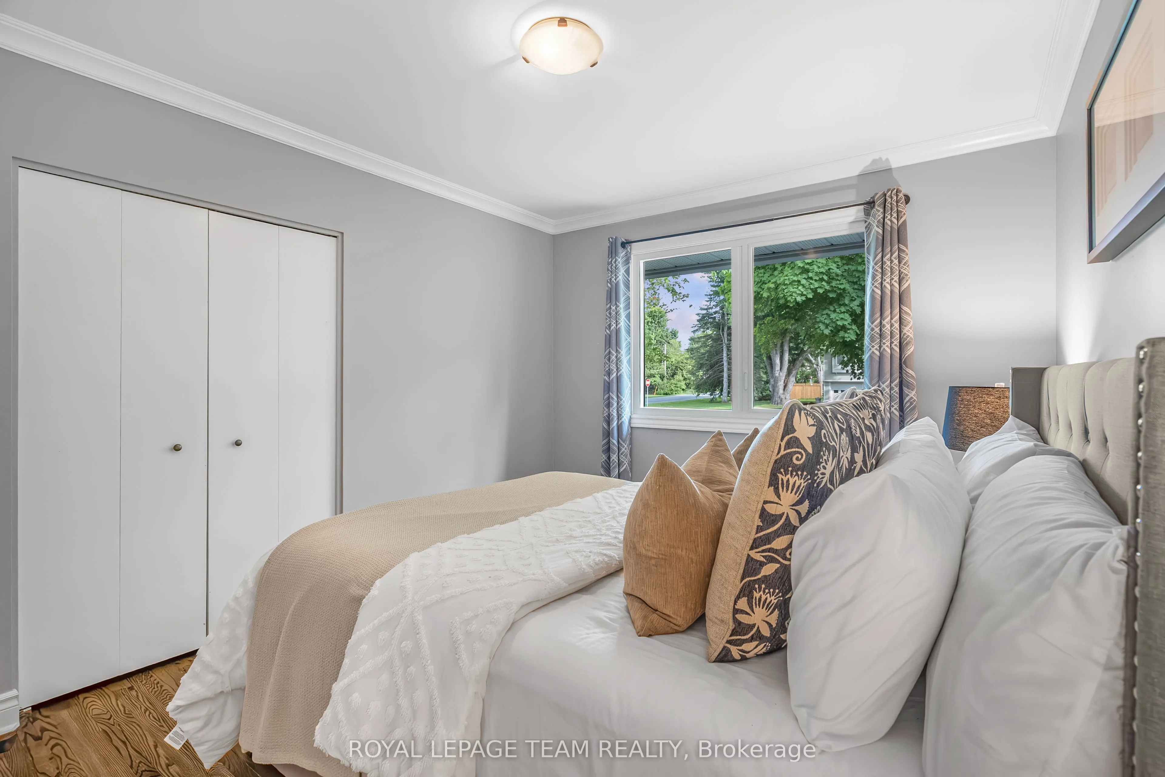 37 PROMENADE Avenue