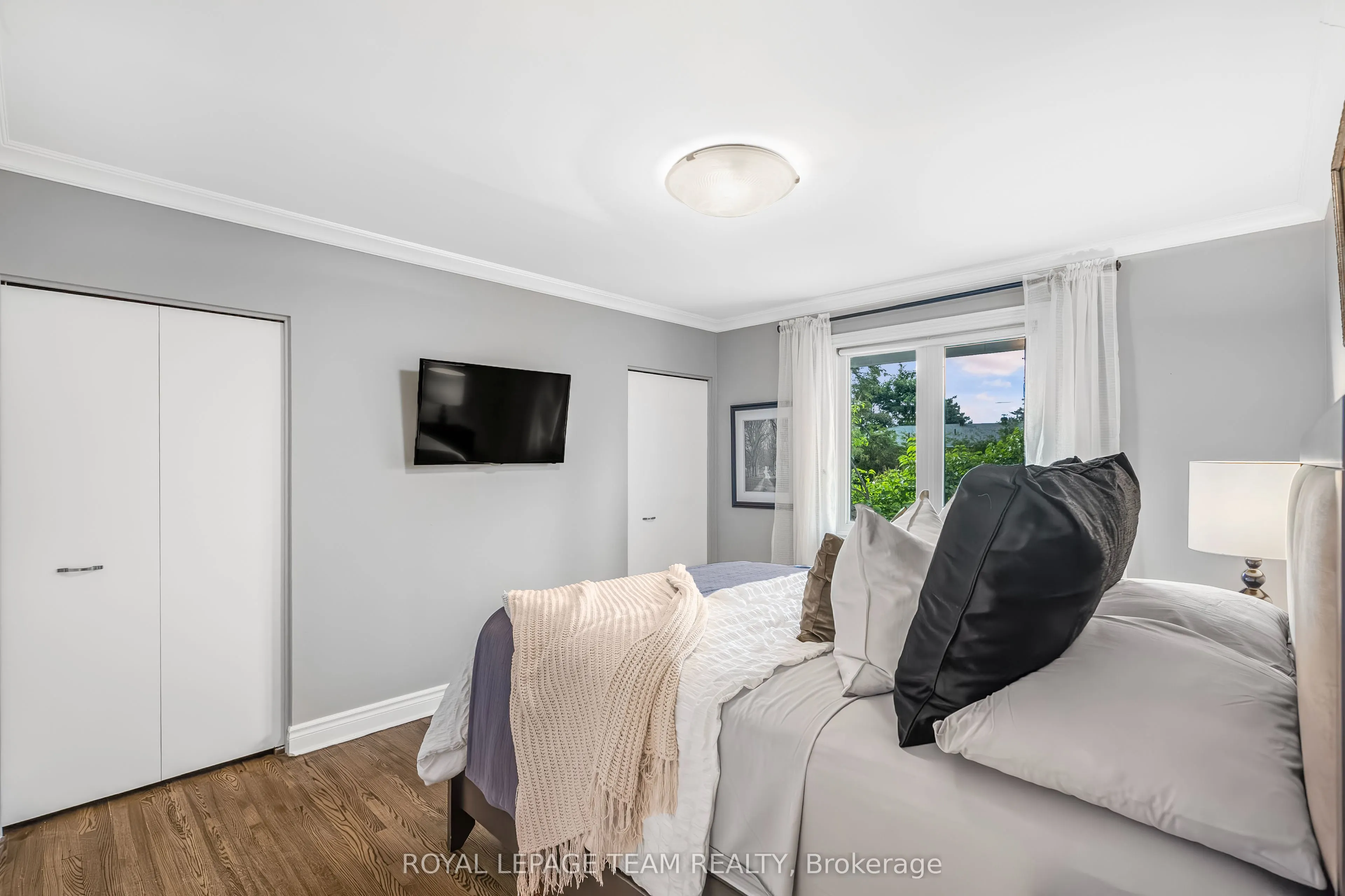 37 PROMENADE Avenue