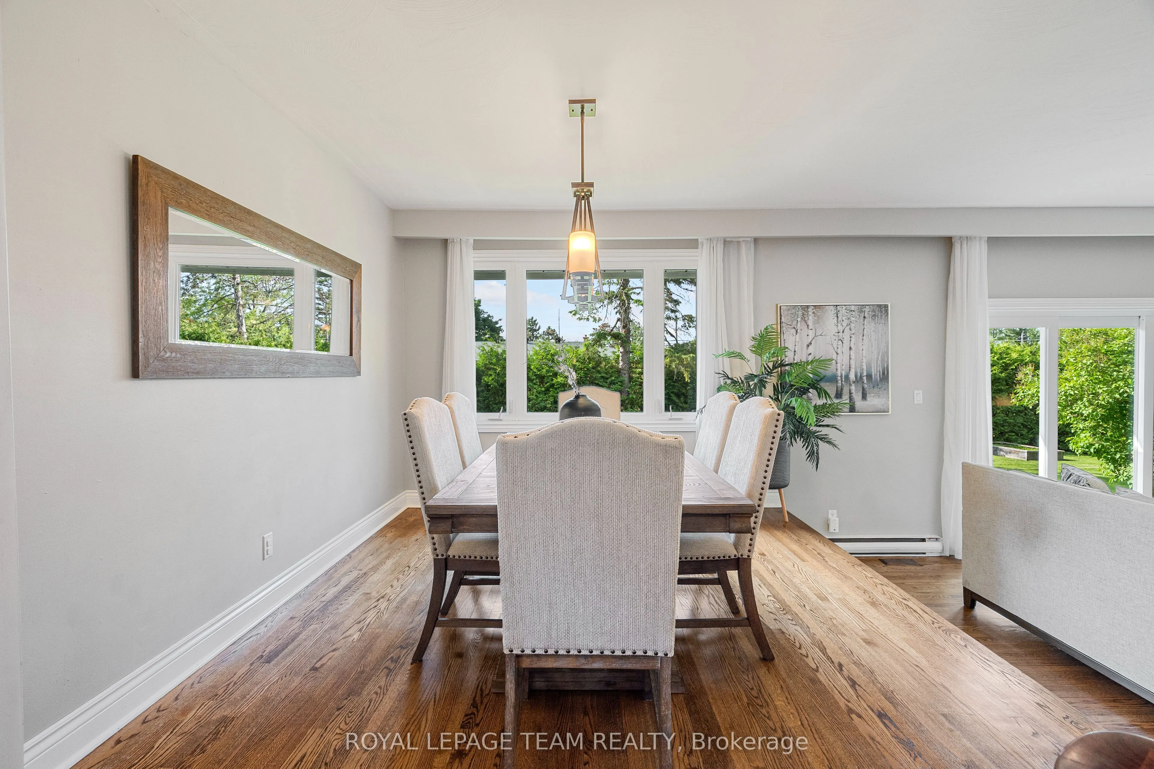 37 PROMENADE Avenue