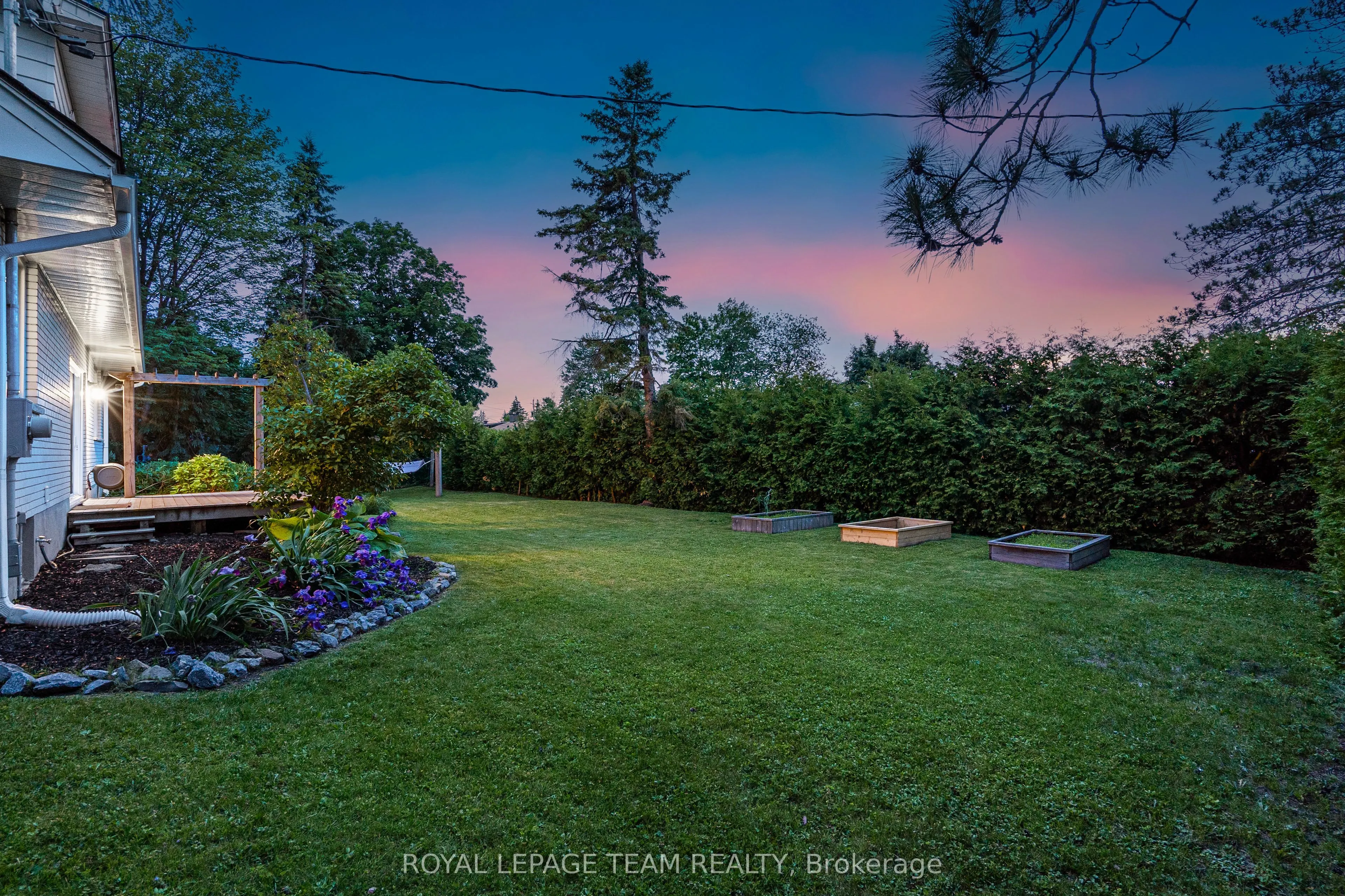 37 PROMENADE Avenue