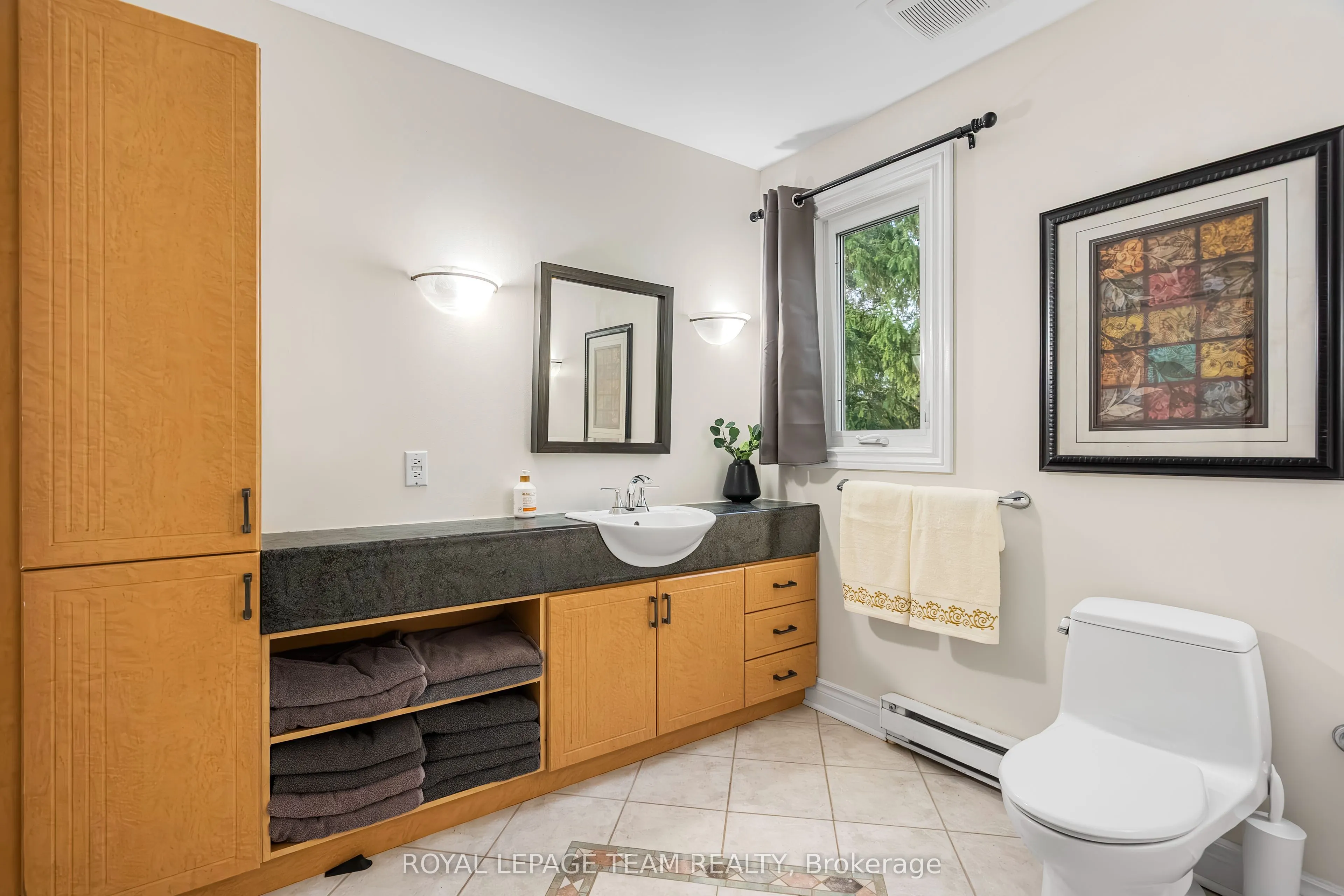 37 PROMENADE Avenue