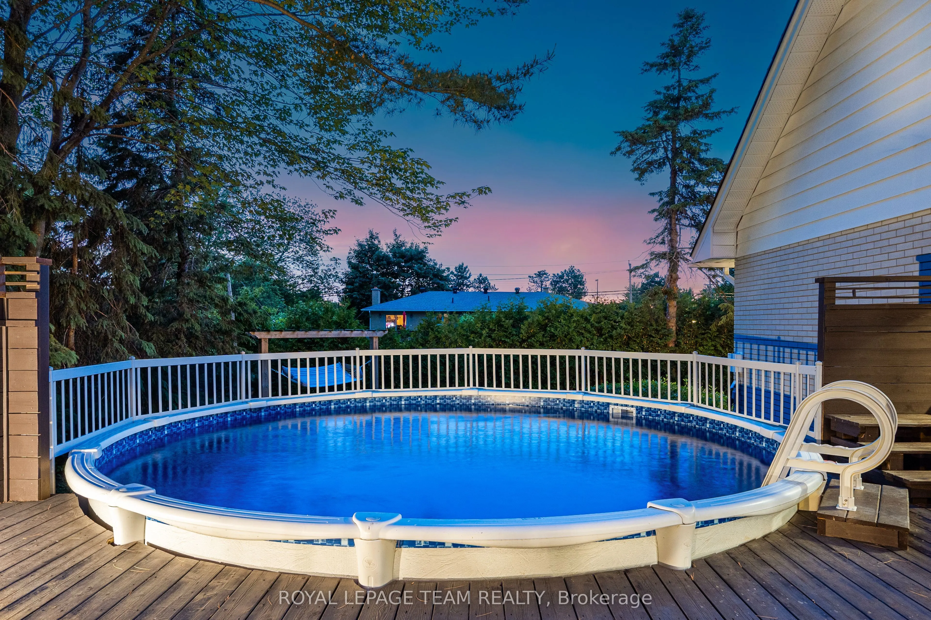 37 PROMENADE Avenue