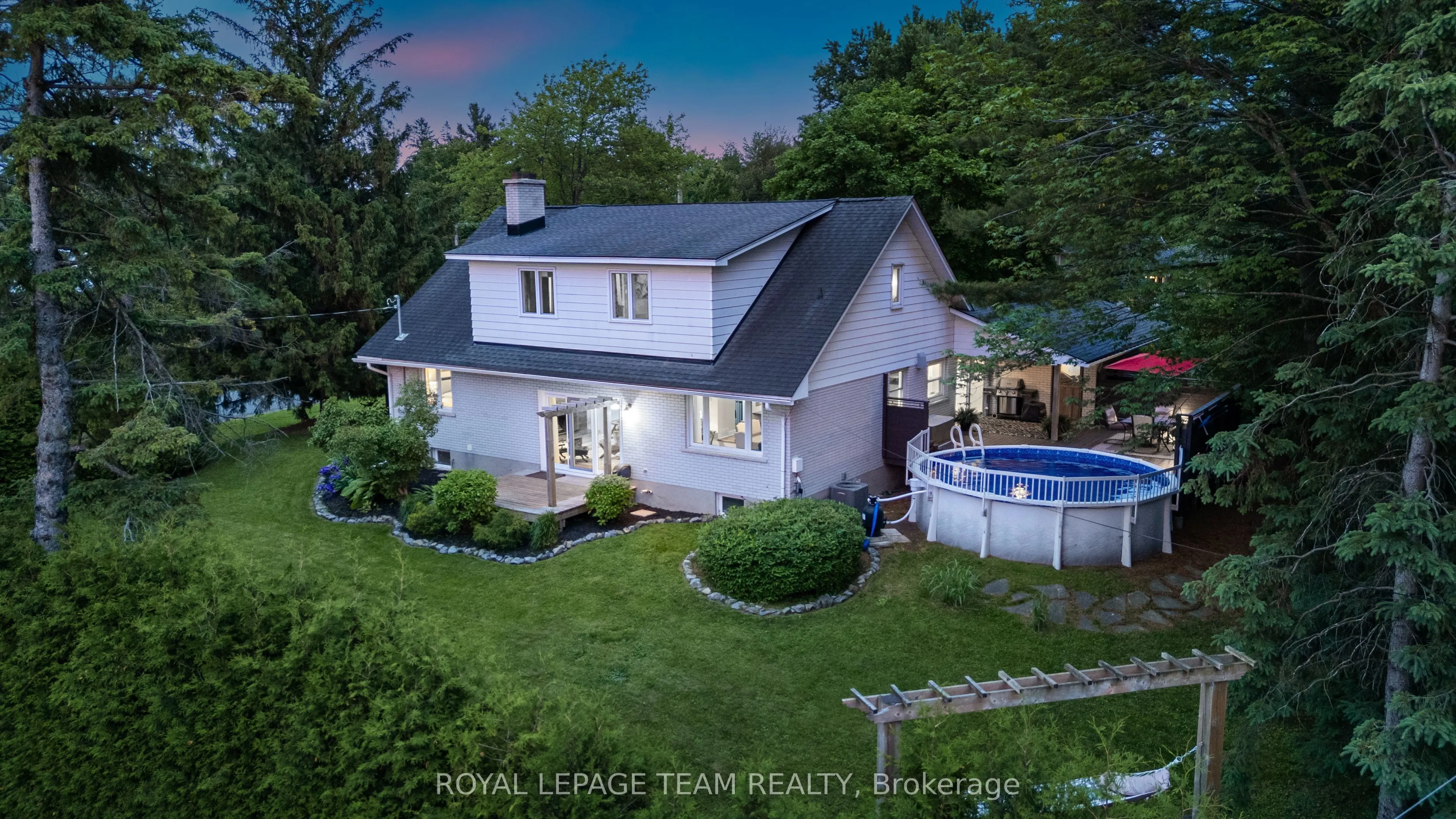 37 PROMENADE Avenue