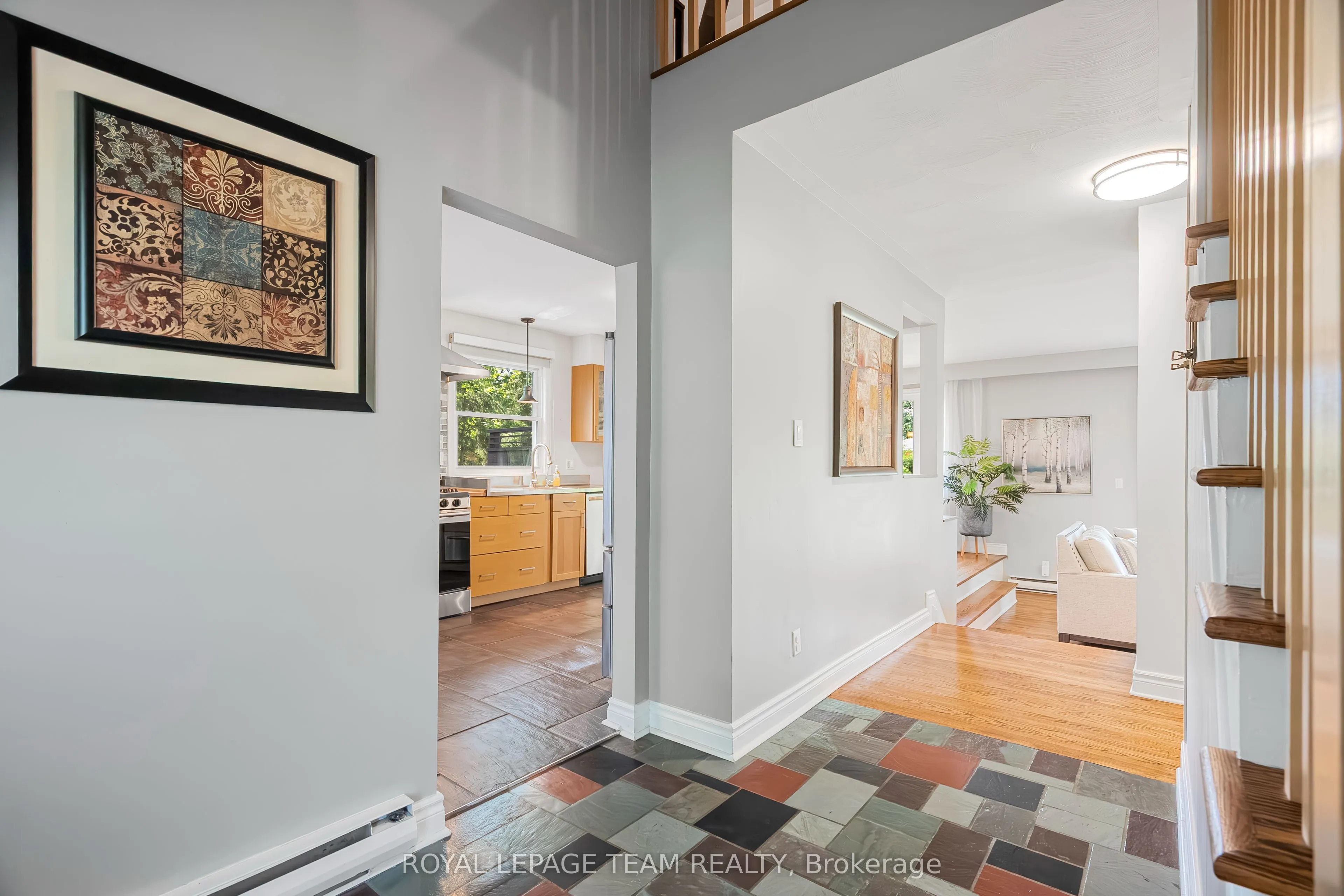 37 PROMENADE Avenue