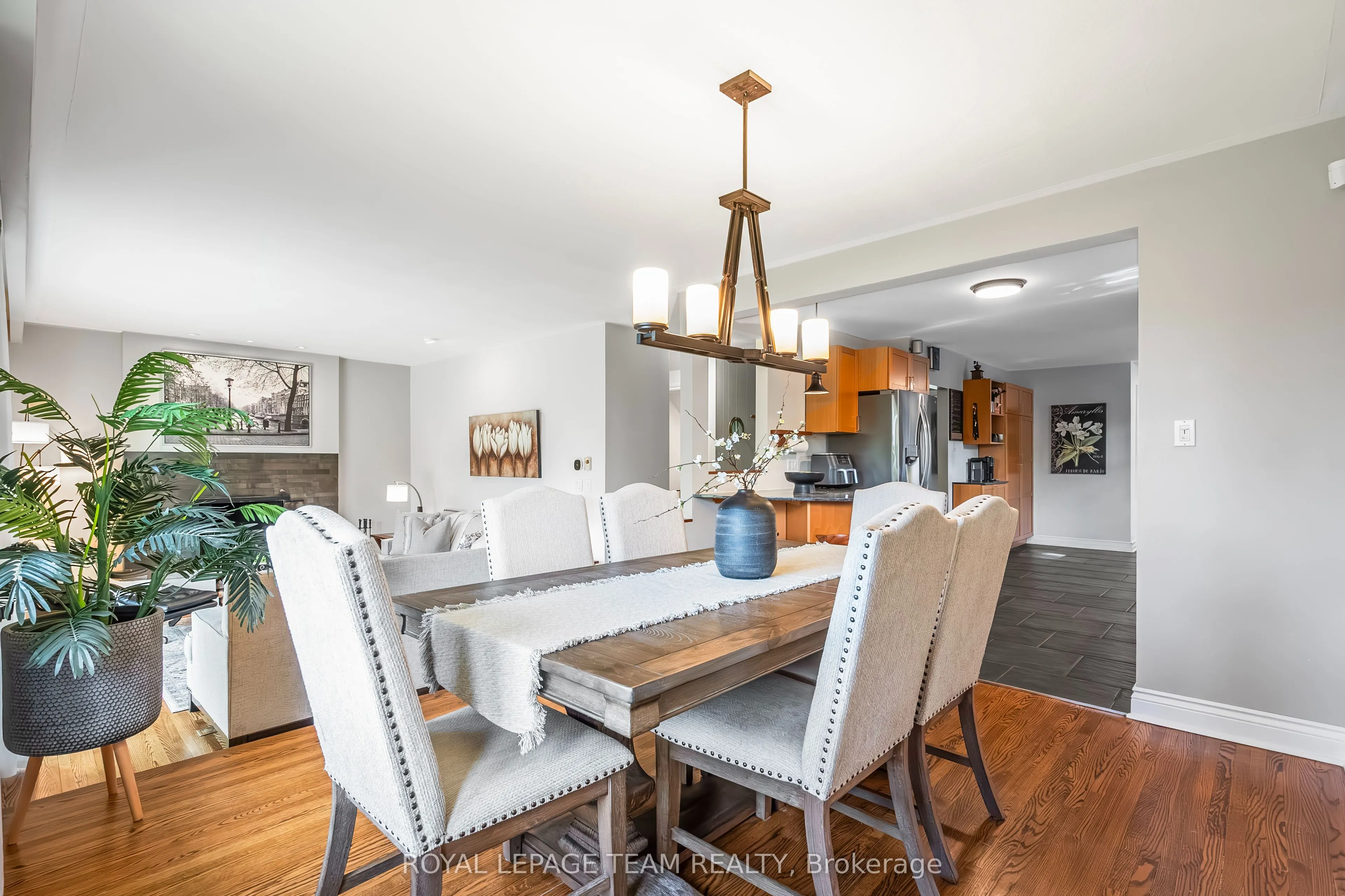 37 PROMENADE Avenue
