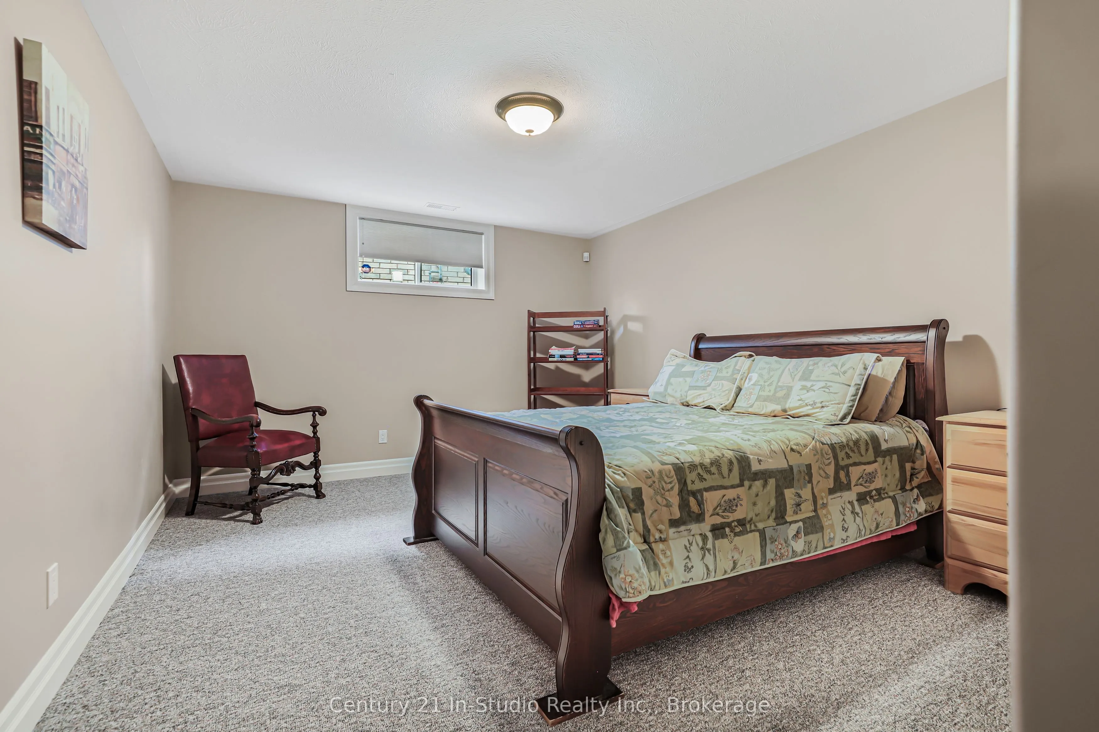 6 Glen Abbey Court